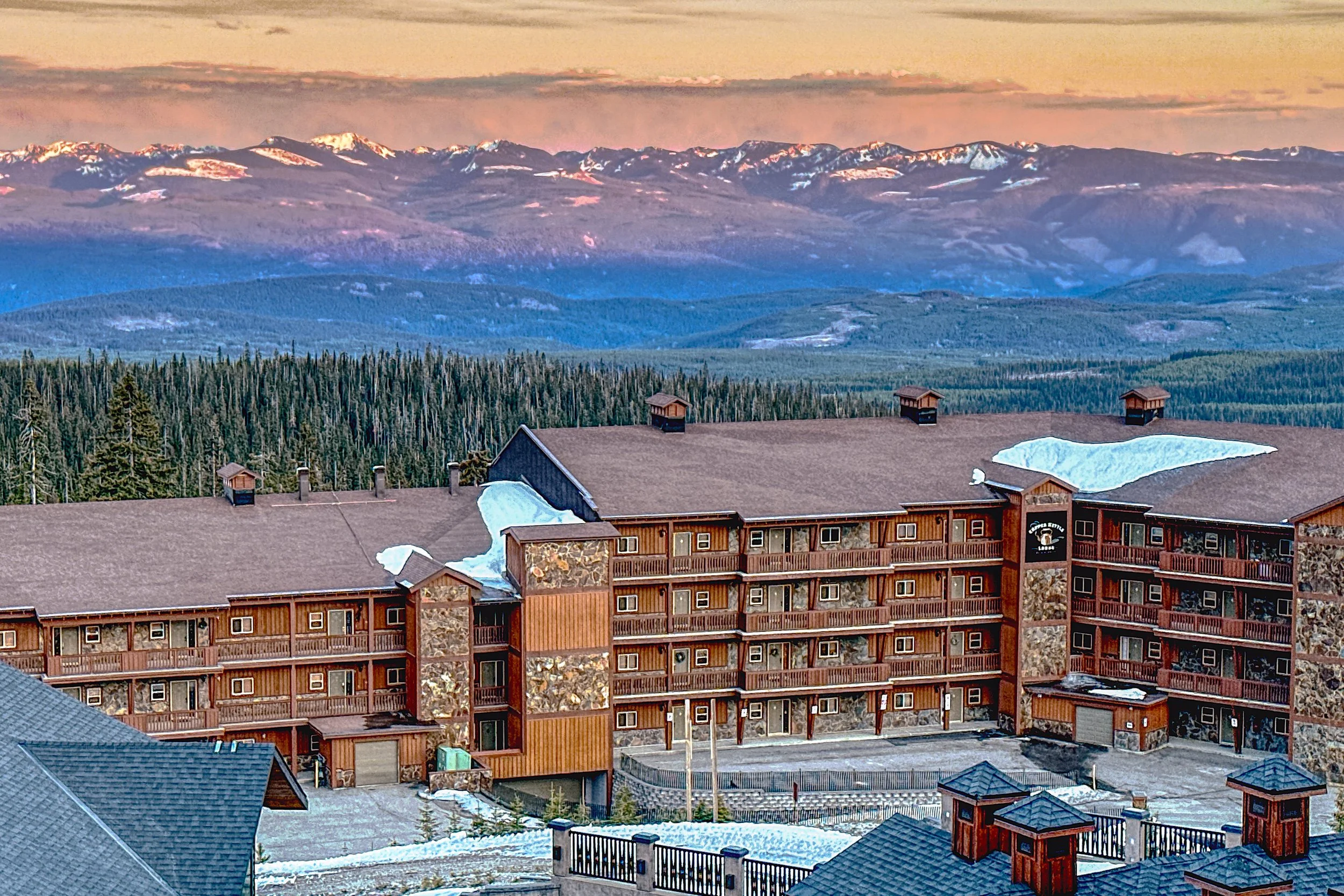 img-409-250-feathertop-way-copper-kettle-lodge-condo-big-white-for-sale-01.jpg