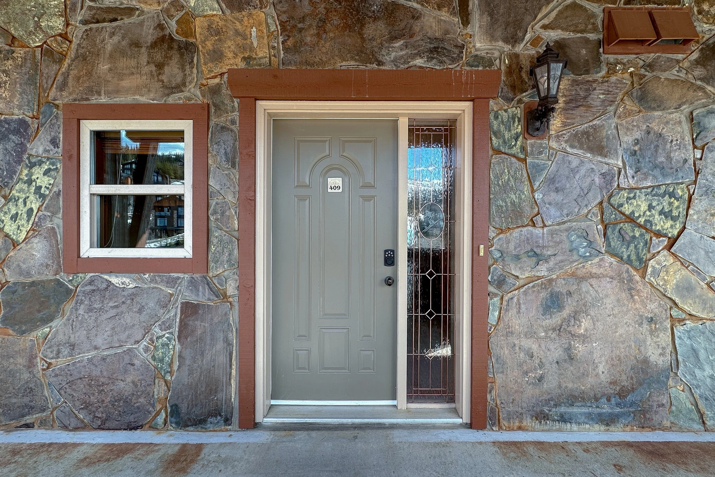 img-409-250-feathertop-way-copper-kettle-lodge-condo-big-white-for-sale-22.jpg