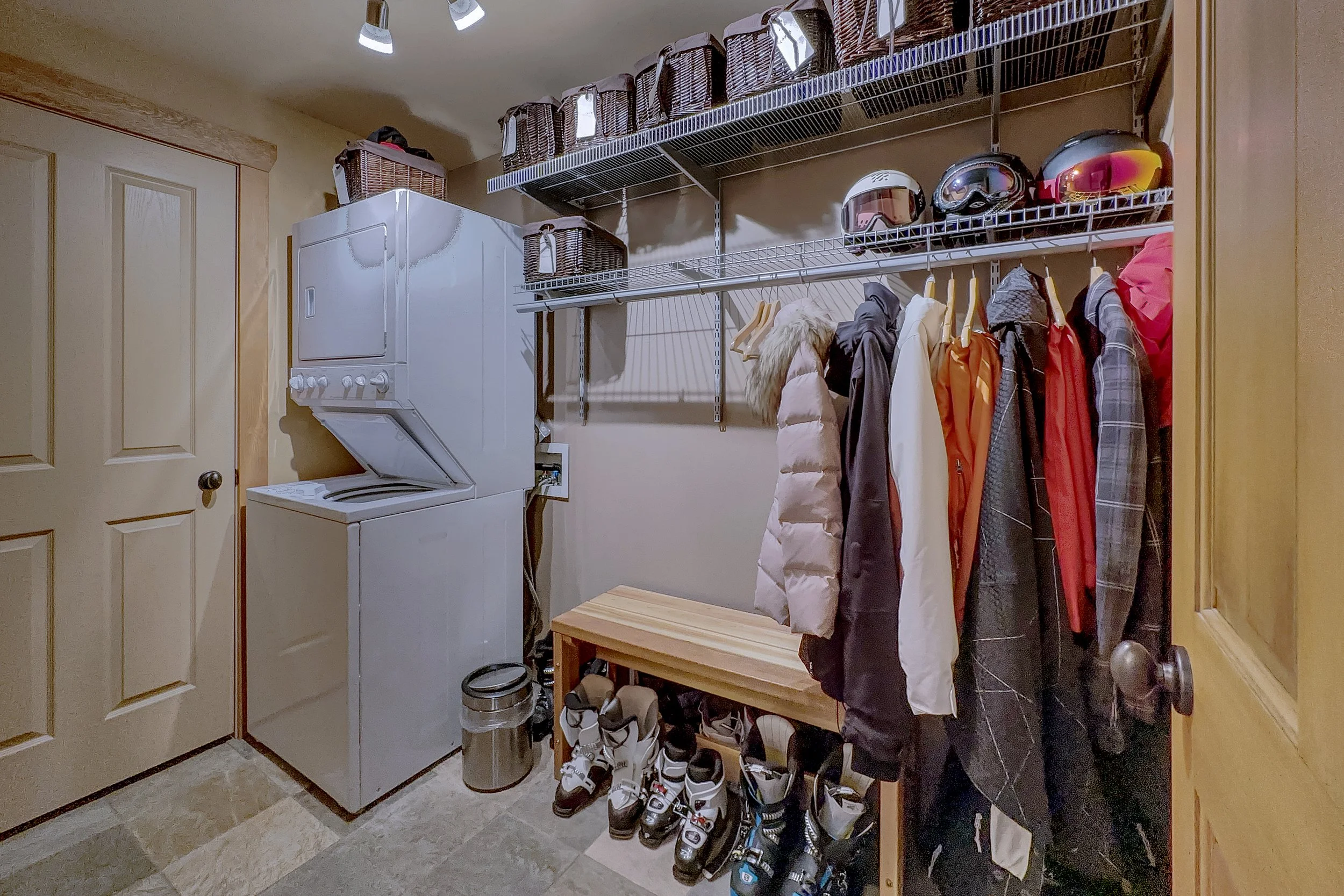 img-409-250-feathertop-way-copper-kettle-lodge-condo-big-white-for-sale-18.jpg