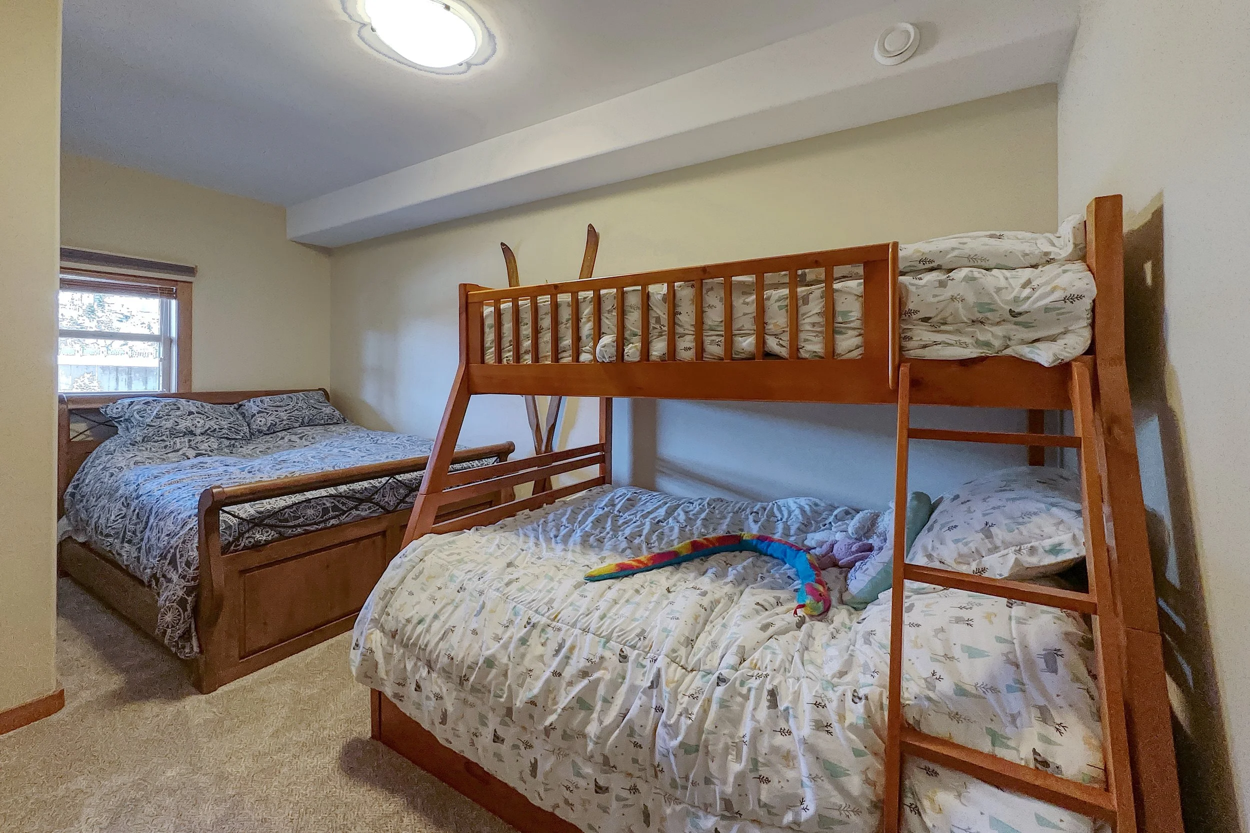 img-409-250-feathertop-way-copper-kettle-lodge-condo-big-white-for-sale-16.jpg