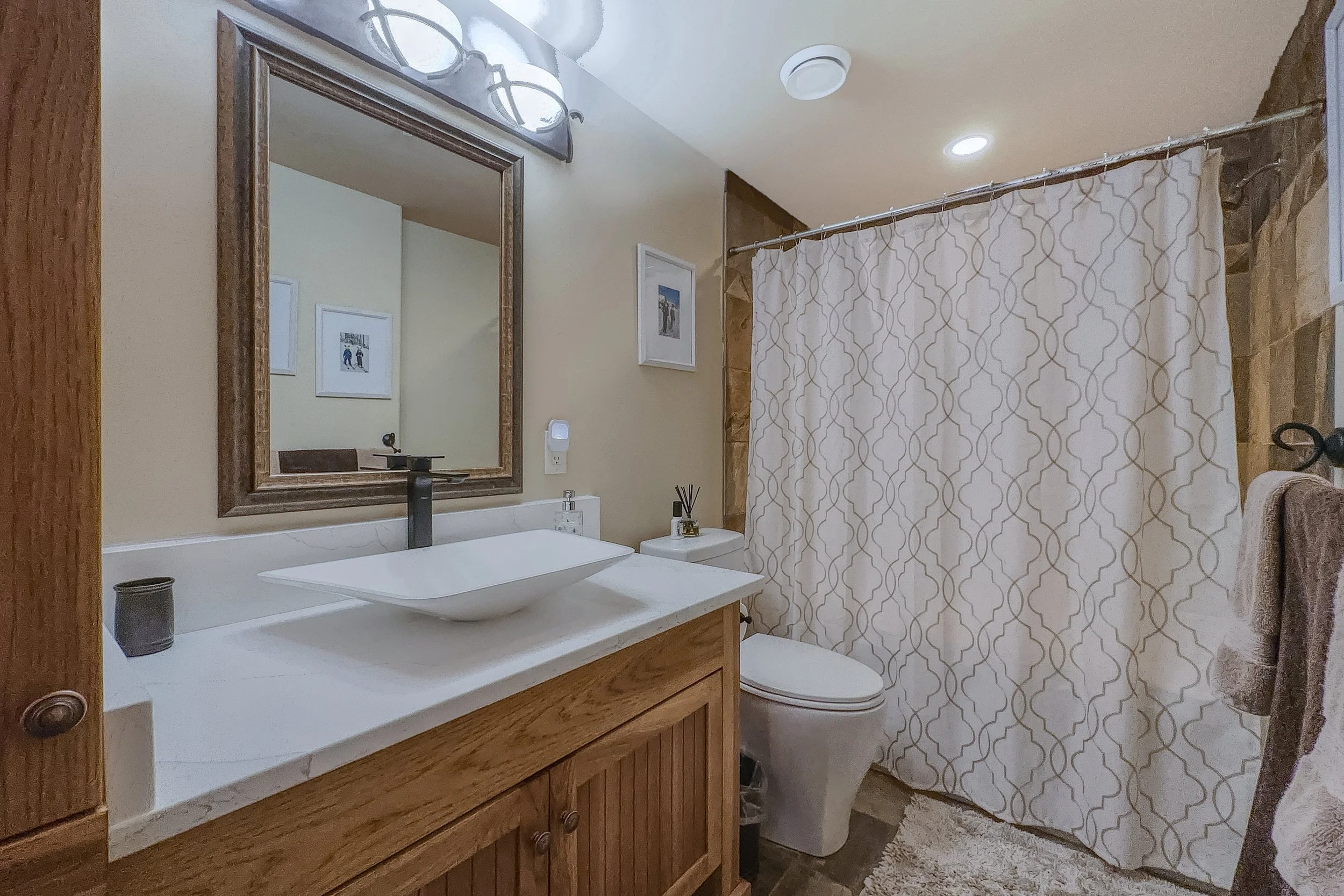 img-409-250-feathertop-way-copper-kettle-lodge-condo-big-white-for-sale-15.jpg