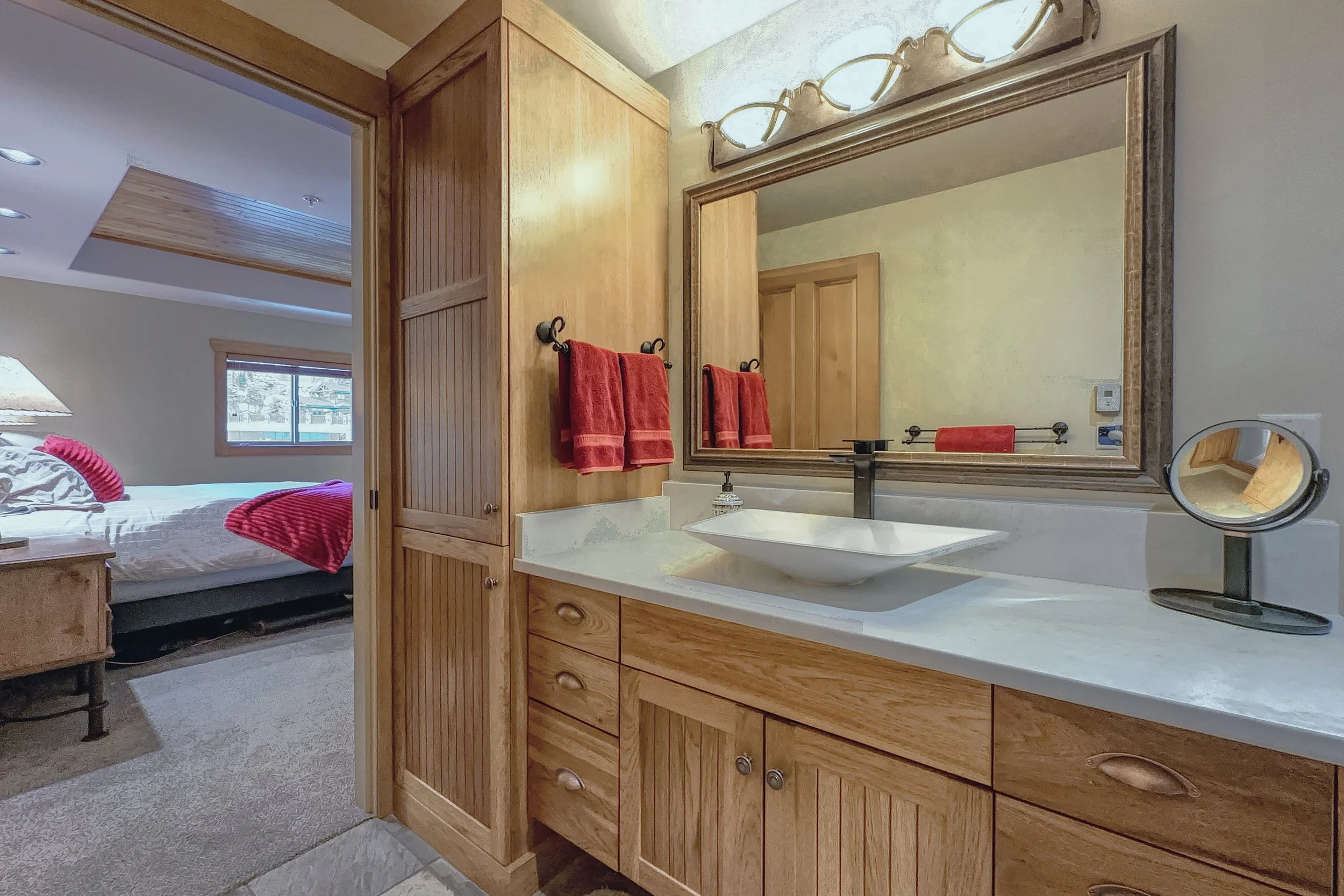 img-409-250-feathertop-way-copper-kettle-lodge-condo-big-white-for-sale-12.jpg