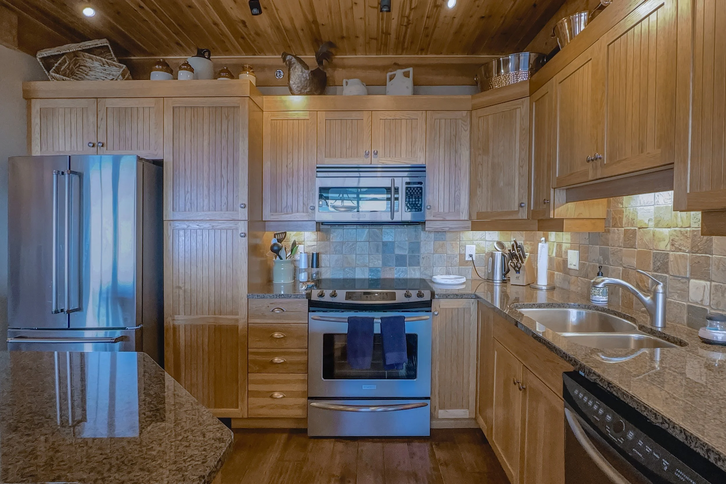 img-409-250-feathertop-way-copper-kettle-lodge-condo-big-white-for-sale-10.jpg