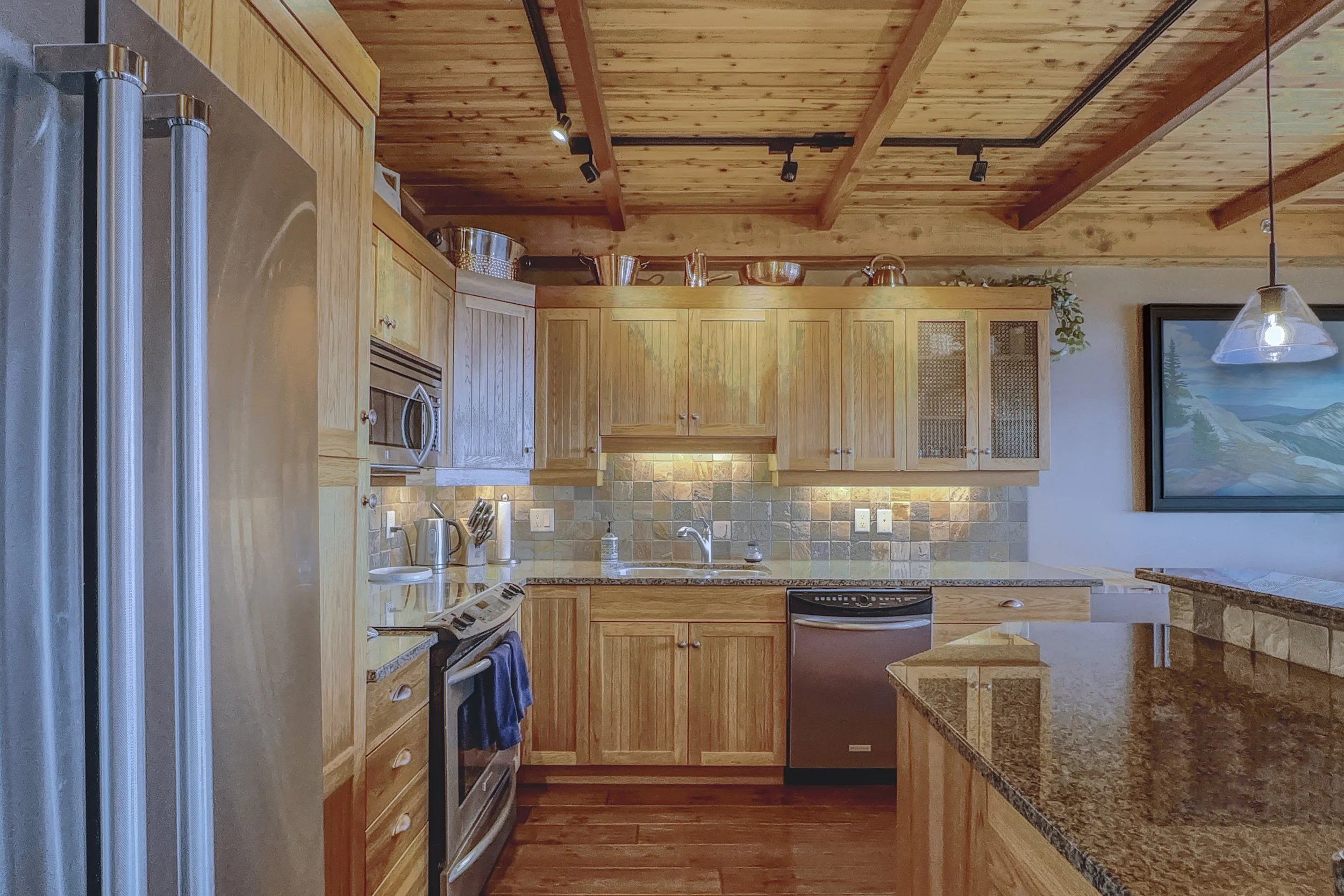 img-409-250-feathertop-way-copper-kettle-lodge-condo-big-white-for-sale-09.jpg