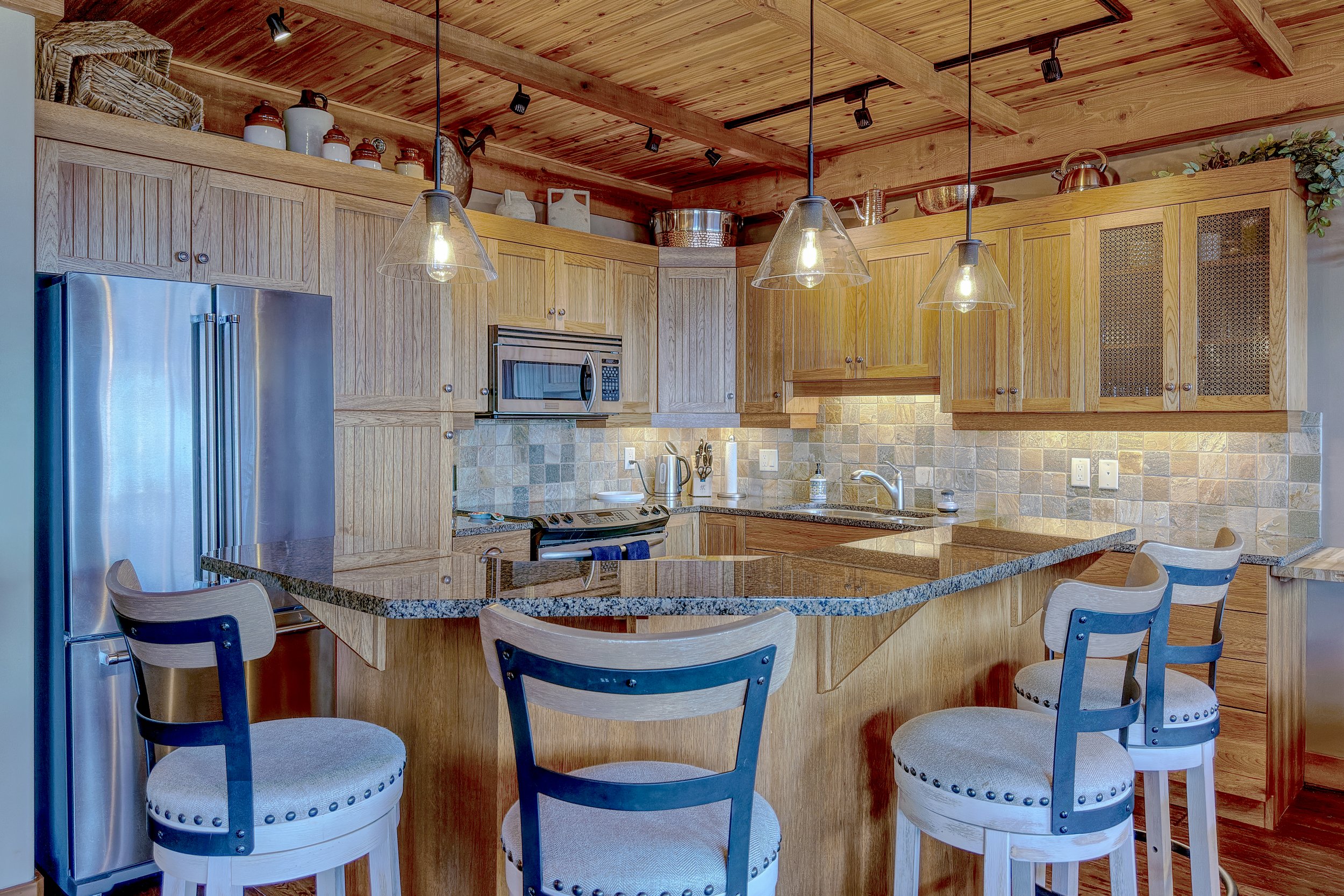 img-409-250-feathertop-way-copper-kettle-lodge-condo-big-white-for-sale-08.jpg