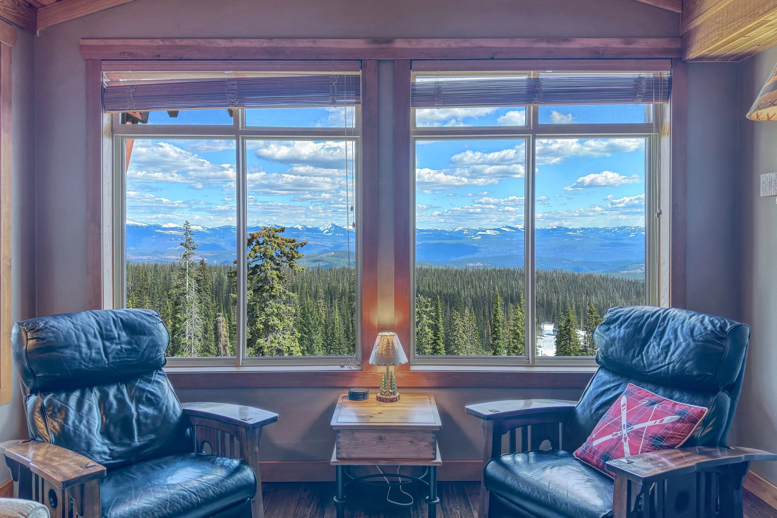 img-409-250-feathertop-way-copper-kettle-lodge-condo-big-white-for-sale-02.jpg