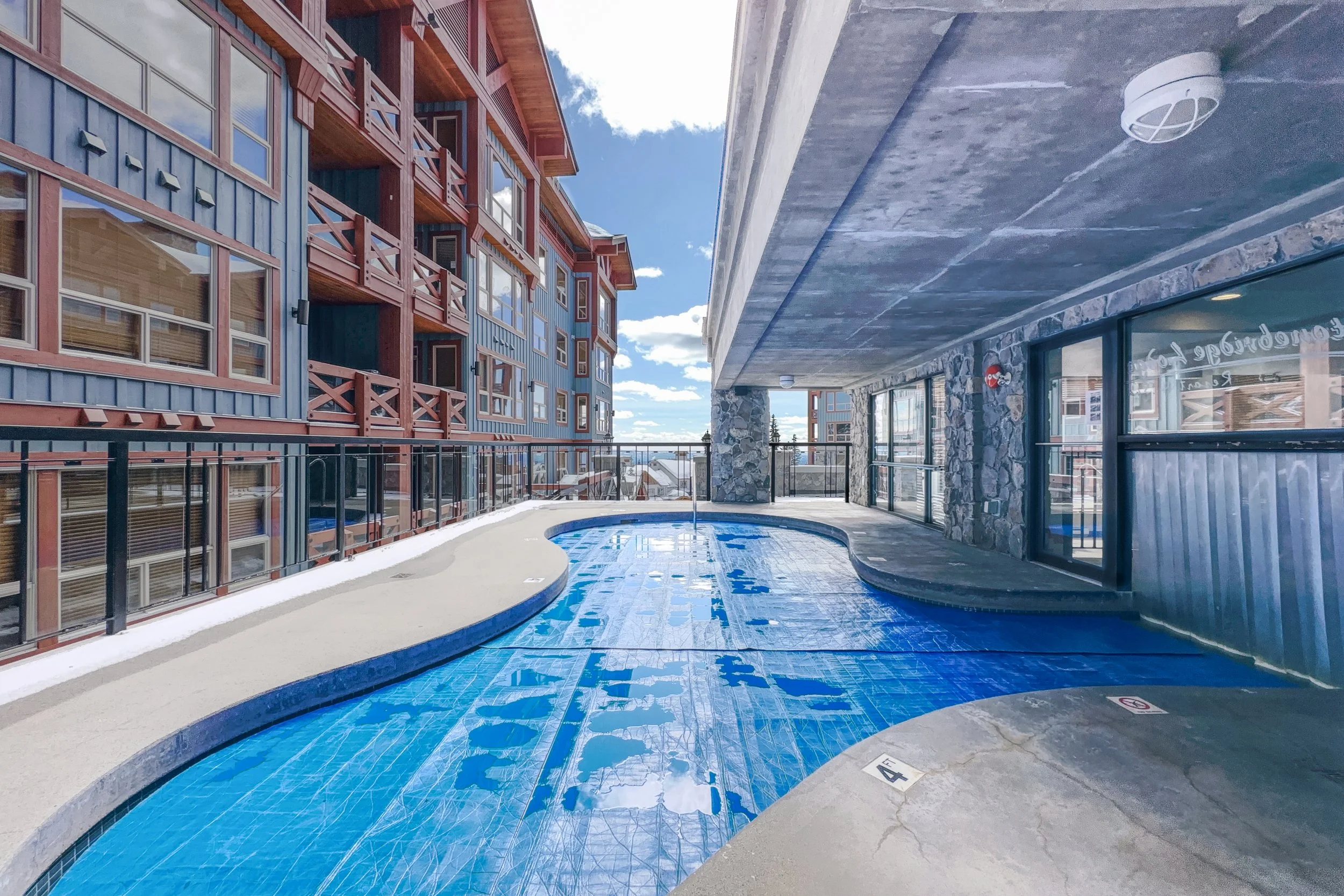 306-5257-big-white-road-stonebridge-lodge-condo-big-white-for-sale-33.jpg