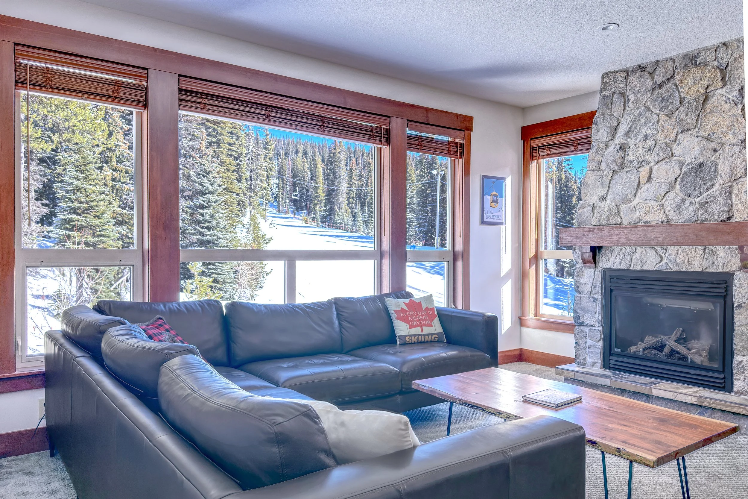 306-5257-big-white-road-stonebridge-lodge-condo-big-white-for-sale-4.jpg