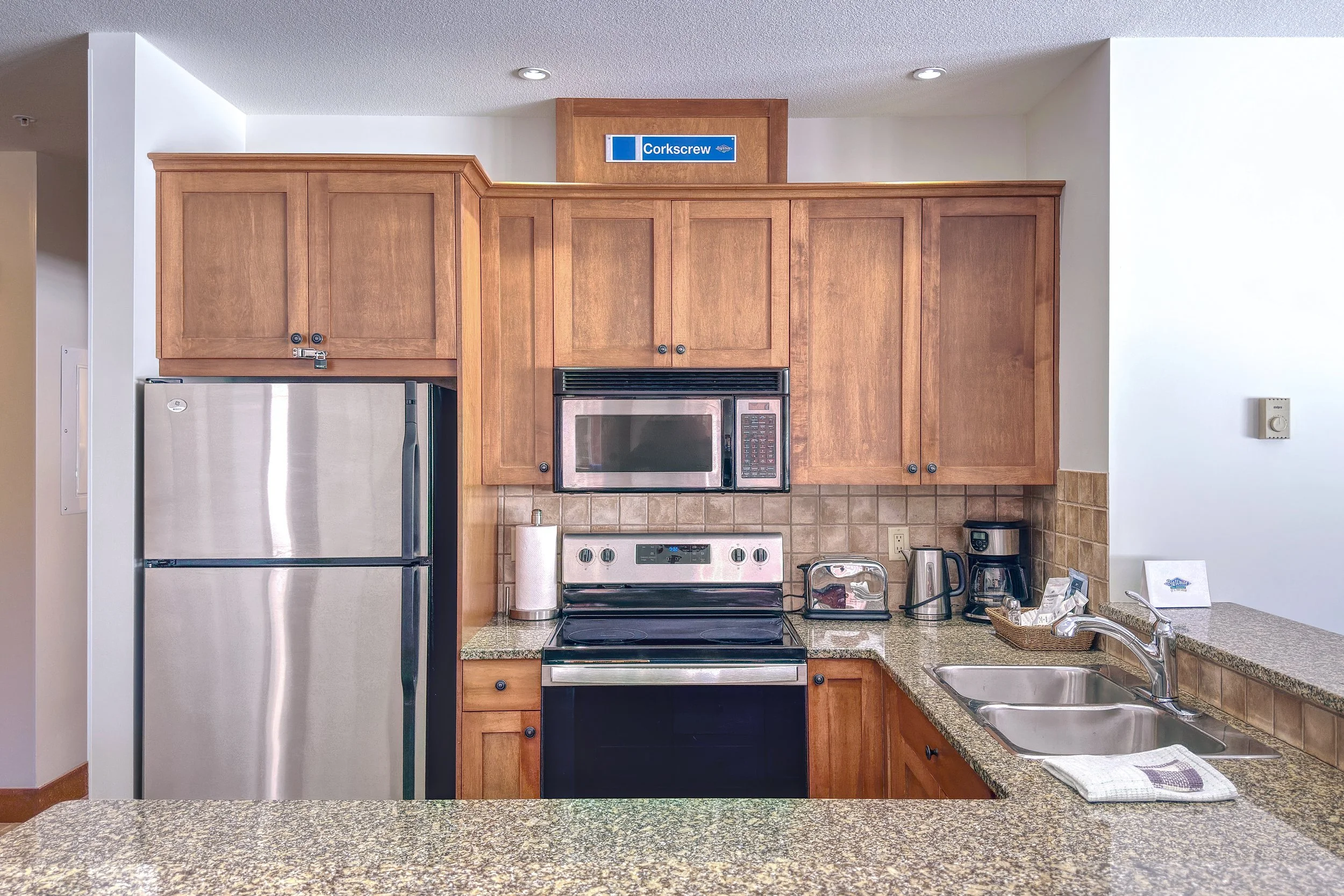 306-5257-big-white-road-stonebridge-lodge-condo-big-white-for-sale-41.jpg
