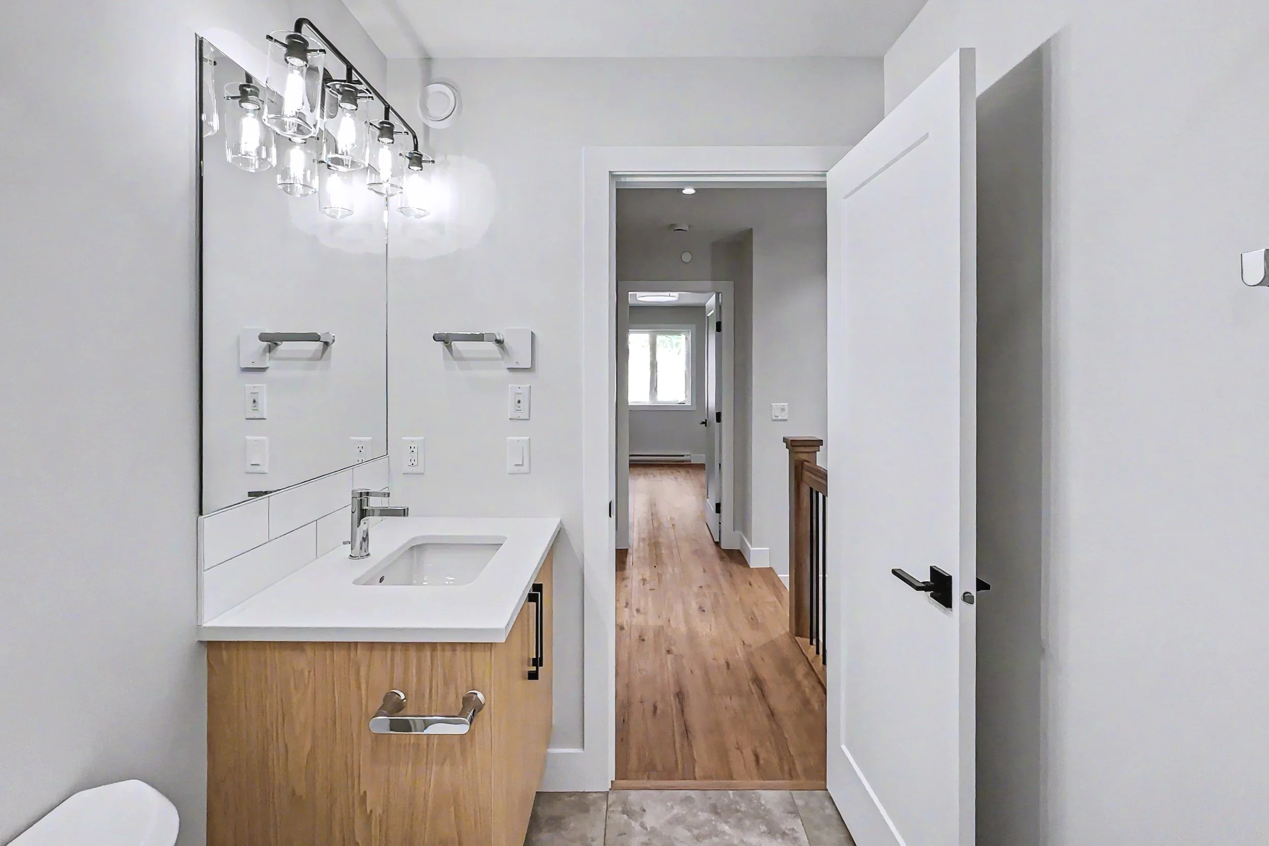 img-85-creekside-trail-duplex-with-suite-big-white-for-sale-31.jpg