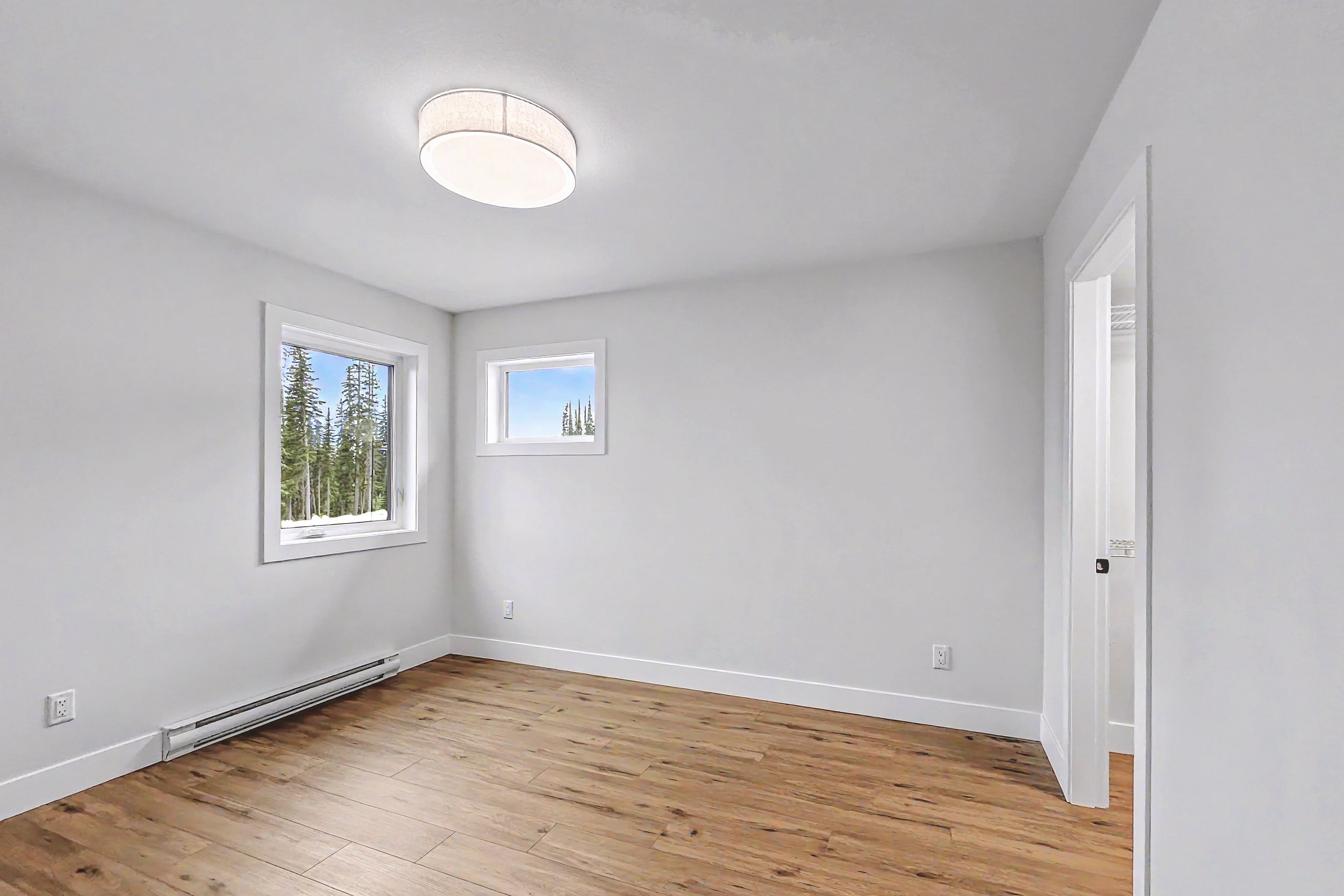 img-85-creekside-trail-duplex-with-suite-big-white-for-sale-32.jpg
