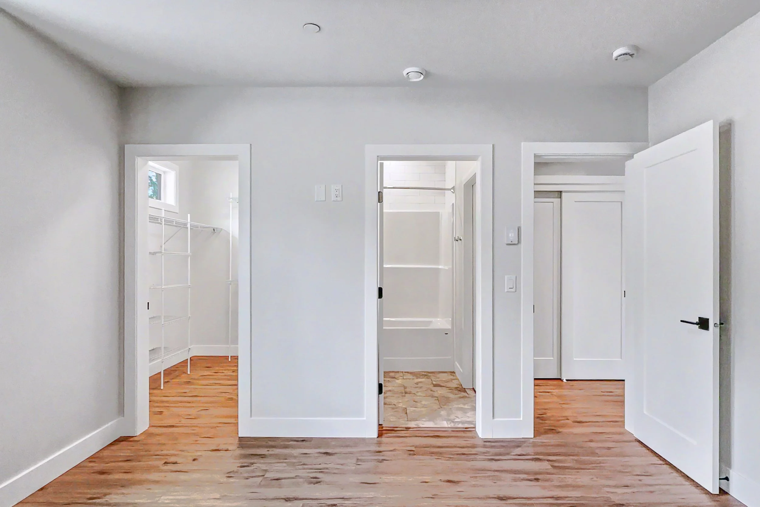 img-85-creekside-trail-duplex-with-suite-big-white-for-sale-26.jpg