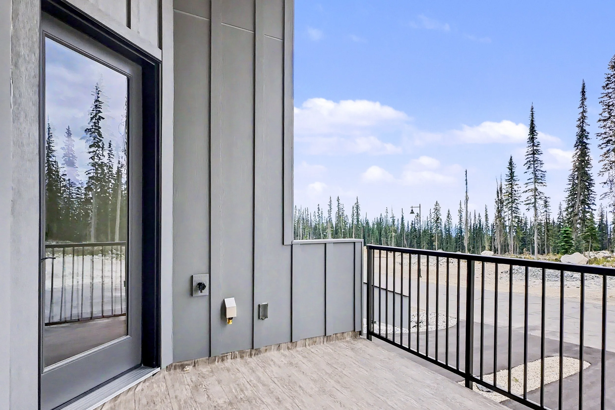 img-85-creekside-trail-duplex-with-suite-big-white-for-sale-23.jpg