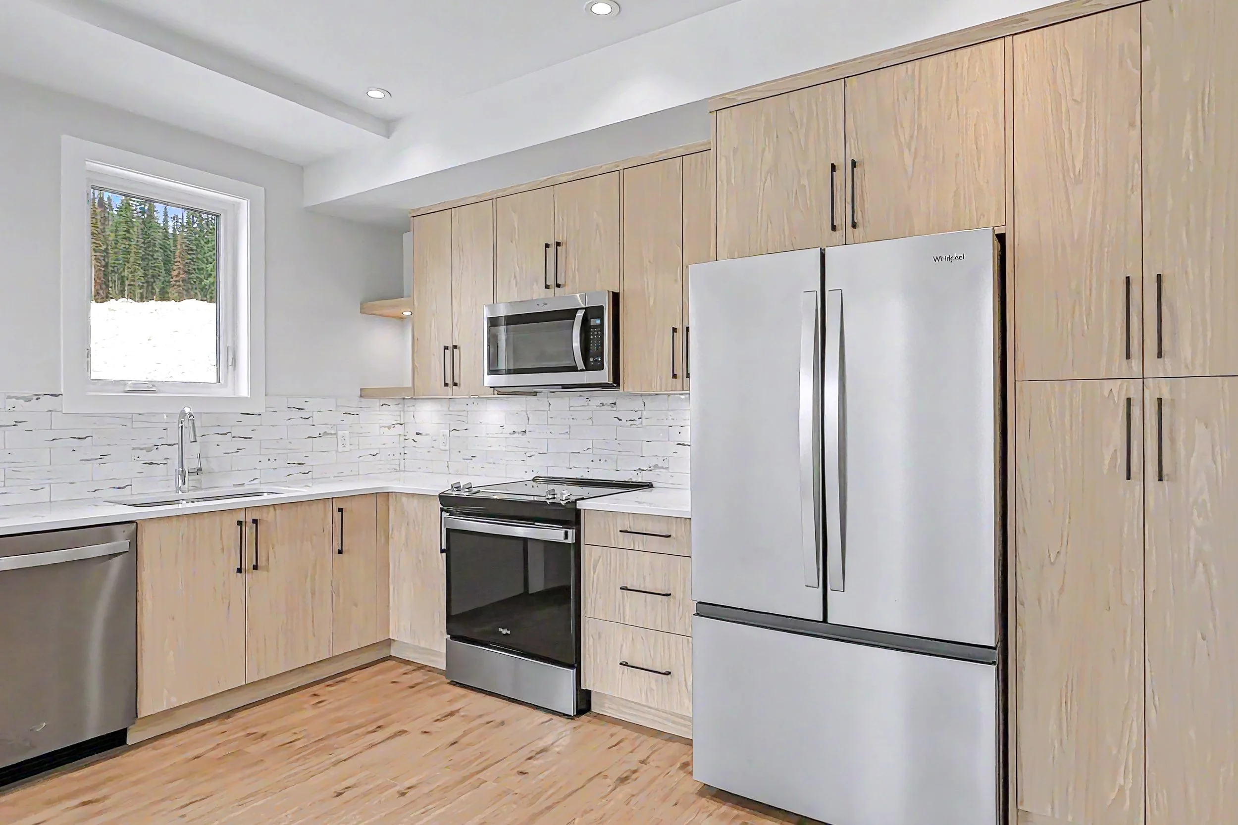 img-85-creekside-trail-duplex-with-suite-big-white-for-sale-16.jpg