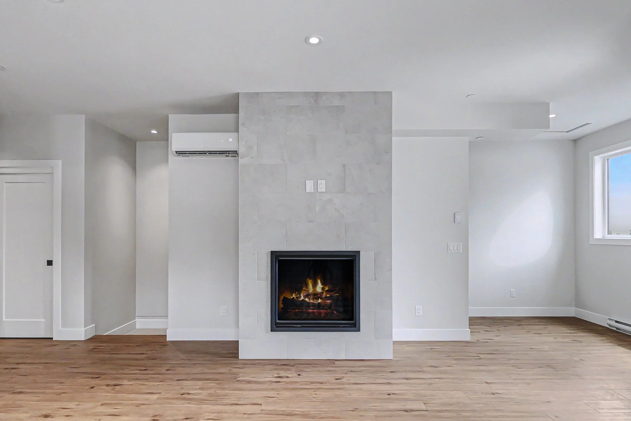 img-85-creekside-trail-duplex-with-suite-big-white-for-sale-14.jpg