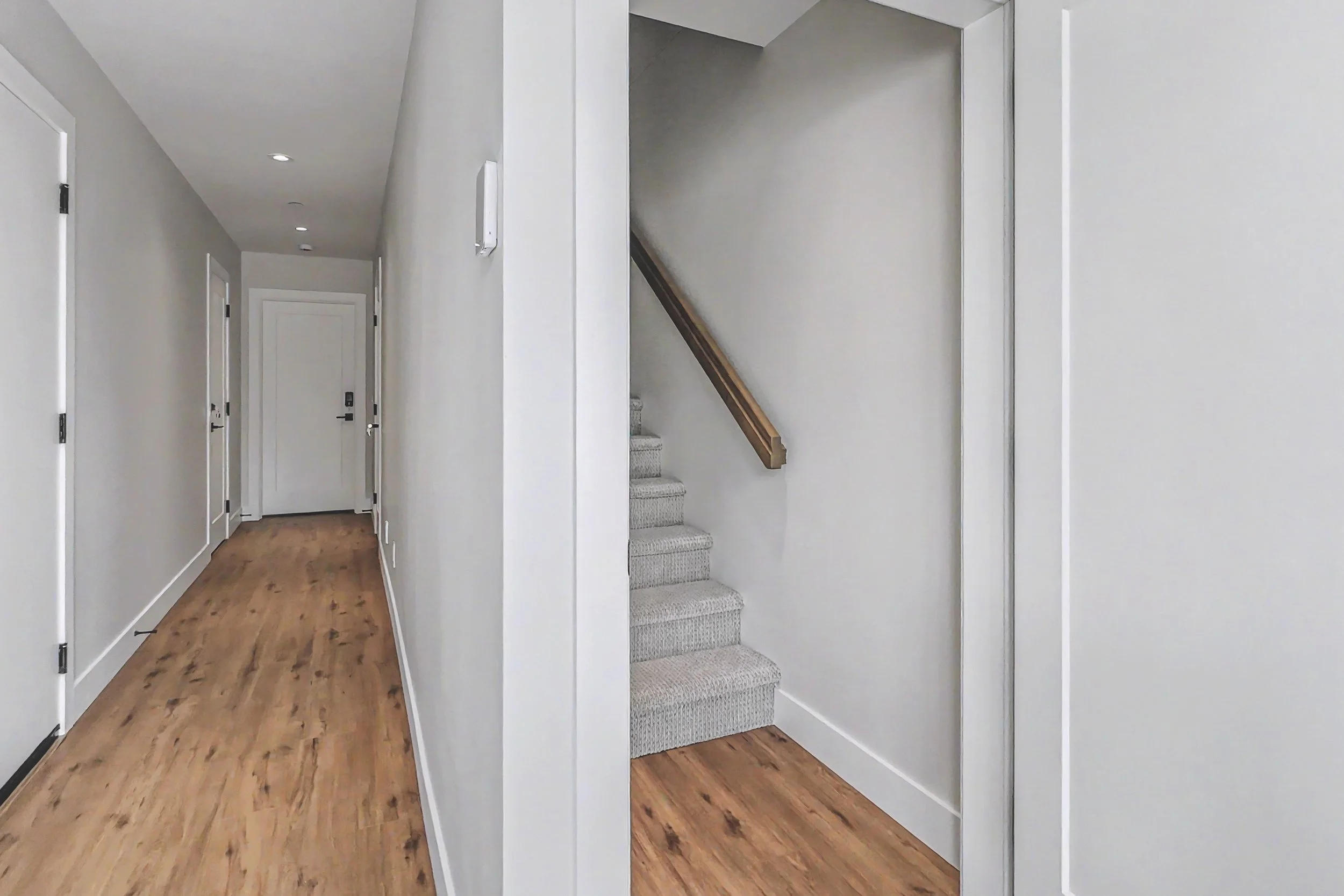 img-85-creekside-trail-duplex-with-suite-big-white-for-sale-11.jpg