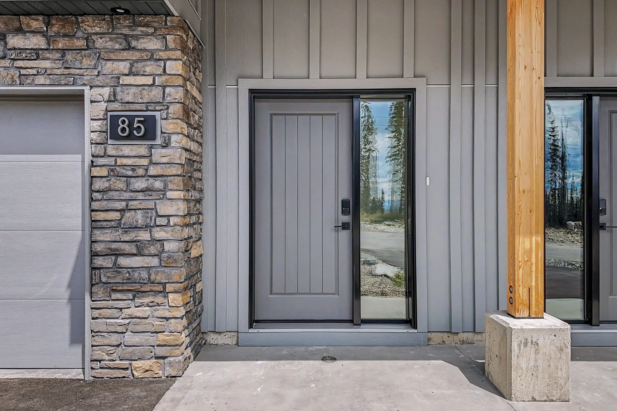 img-85-creekside-trail-duplex-with-suite-big-white-for-sale-7.jpg