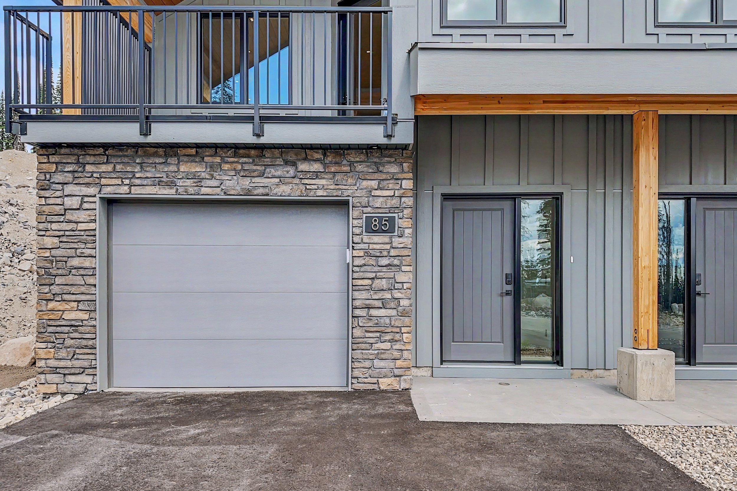 img-85-creekside-trail-duplex-with-suite-big-white-for-sale-6.jpg