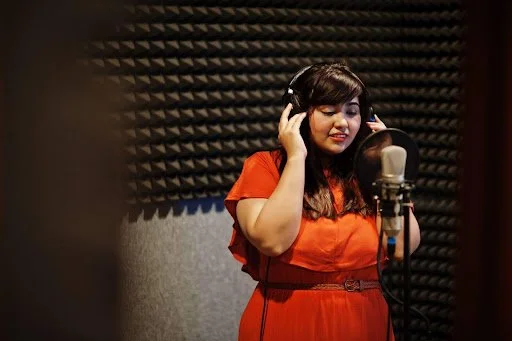 Beyond the Gig: Creative Ways Musicians Can Earn Real Income from Their Craft