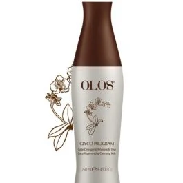 The Glycolic Acid properties help you better exfoliate dead cells and improves the cellular turnover. The skin regains its natural radiance, uniform complexion and better moisturized. Your face will look more even and smooth .