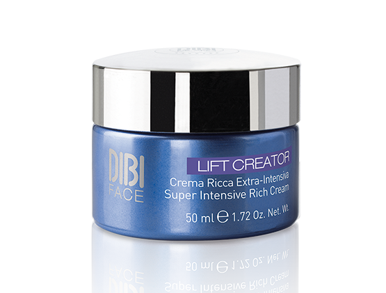 Rich, velvety, and enveloping, this cream gives back density and lifts your skin. A formula that acts intensively on the plasticity of the skin of face, neck and neckline. RESULTS Apply morning and night to face, neck and neckline and massage until completely absorbed. TEXTURE Rich, velvety, and enveloping textured cream.
