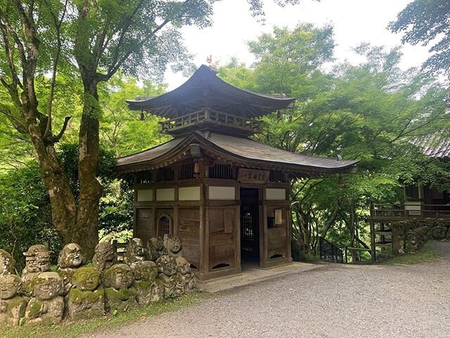 こちらは瑠璃堂&hellip;ではなく！「ふれ愛観音堂」といいます！🤗昨晩放送された『探偵 由利麟太郎』の第一話「花髑髏」で物語の鍵となる瑠璃堂として登場しました！
@ktvyuri 
#由利麟太郎
‪#探偵由利麟太郎‬
#横溝正史
#花髑髏
#ロケ地
#ロケ地巡り
#吉川晃司 さん
#志尊淳 さん
#田辺誠一 さん
#新川優愛 さん
#長田成哉 さん
#スーパーヒーロータイム
#仮面ライダーW
#トッキュウジャー 
#リュウソウジャー 
#ゴーバスターズ