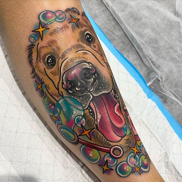 🛁💕🐶💕🛁
Riley the lab loves bubbles! 🛁 swipe across for proof 👉🏼 Had the best time tattooing gorgeous Nicole&rsquo;s fur baby! 💕 front shin with some wrap 🐶 made @1891originaltattooco 🎪 currently taking ADELAIDE bookings only 📬 sarahkatetat
