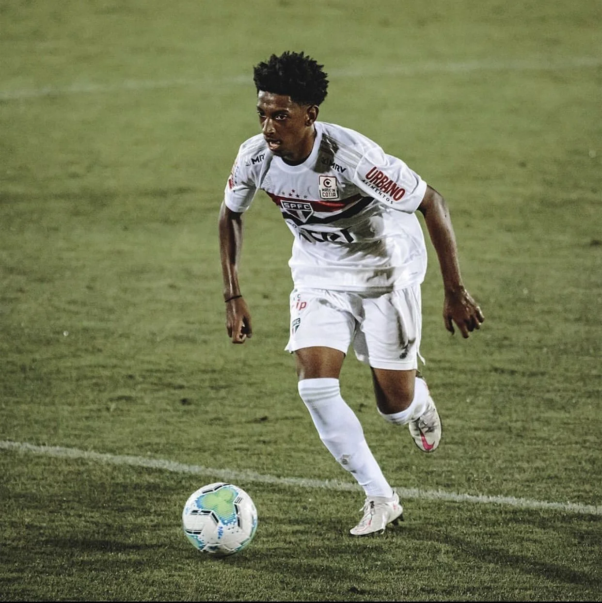 Talles Costa – Sao Paulo’s multi-functional attacking conduit