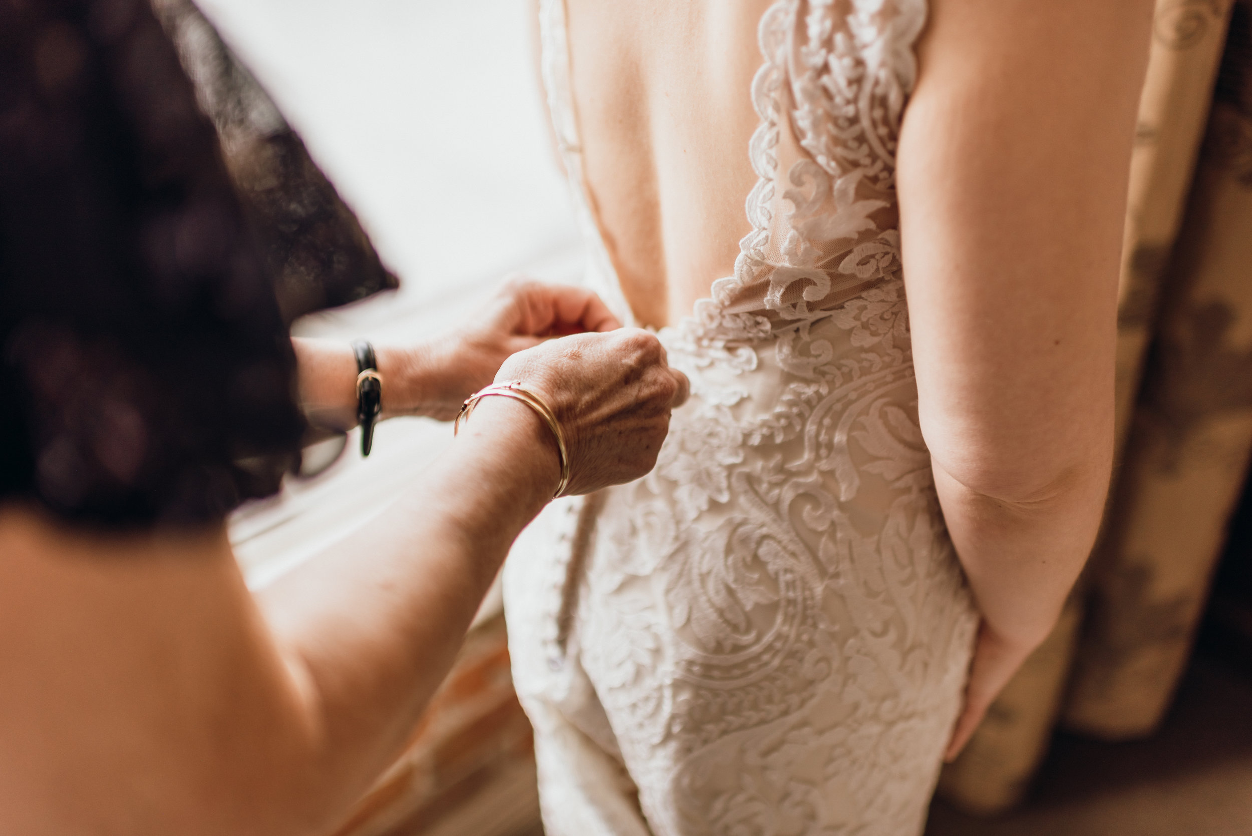 LeahandRebecca'sWeddingPreview-5.jpg