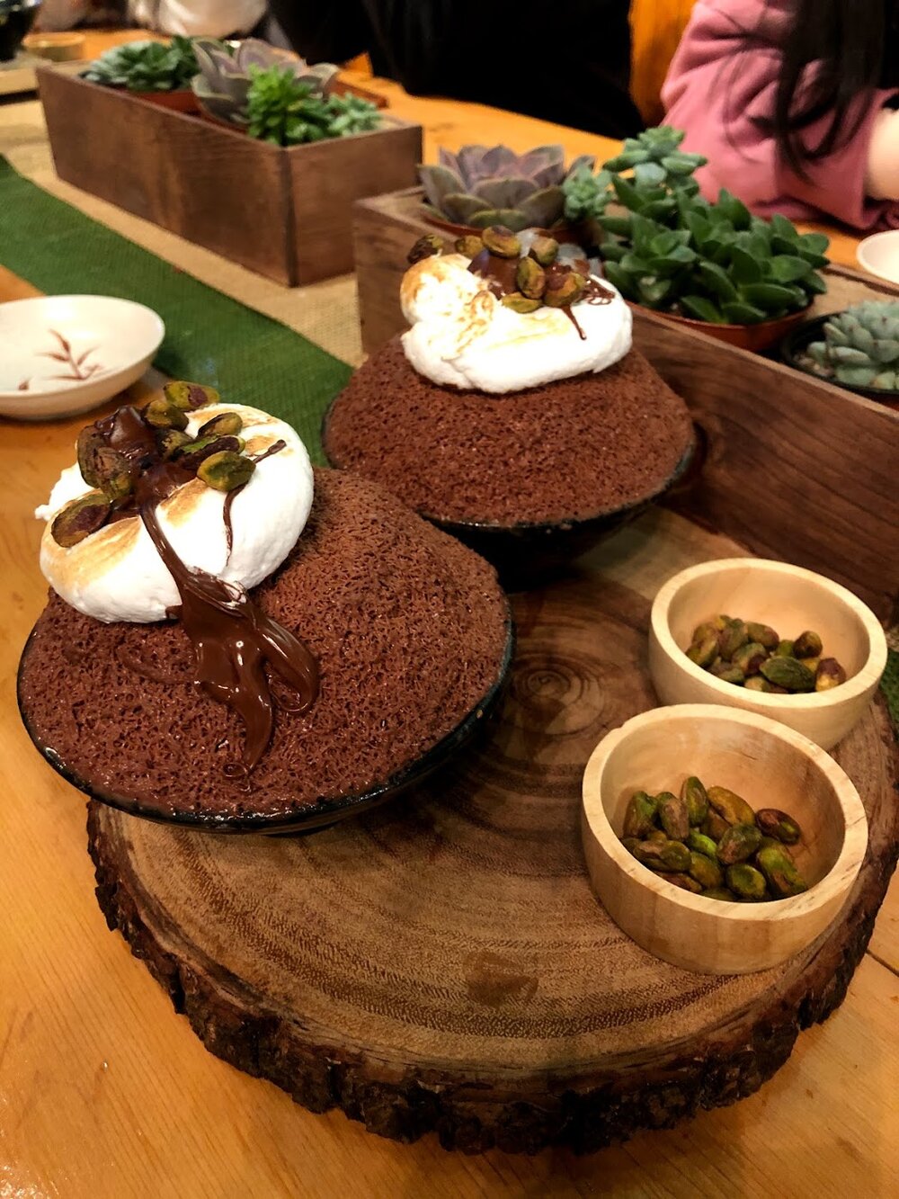 u: dessert story chocolate pistachio bingsoo