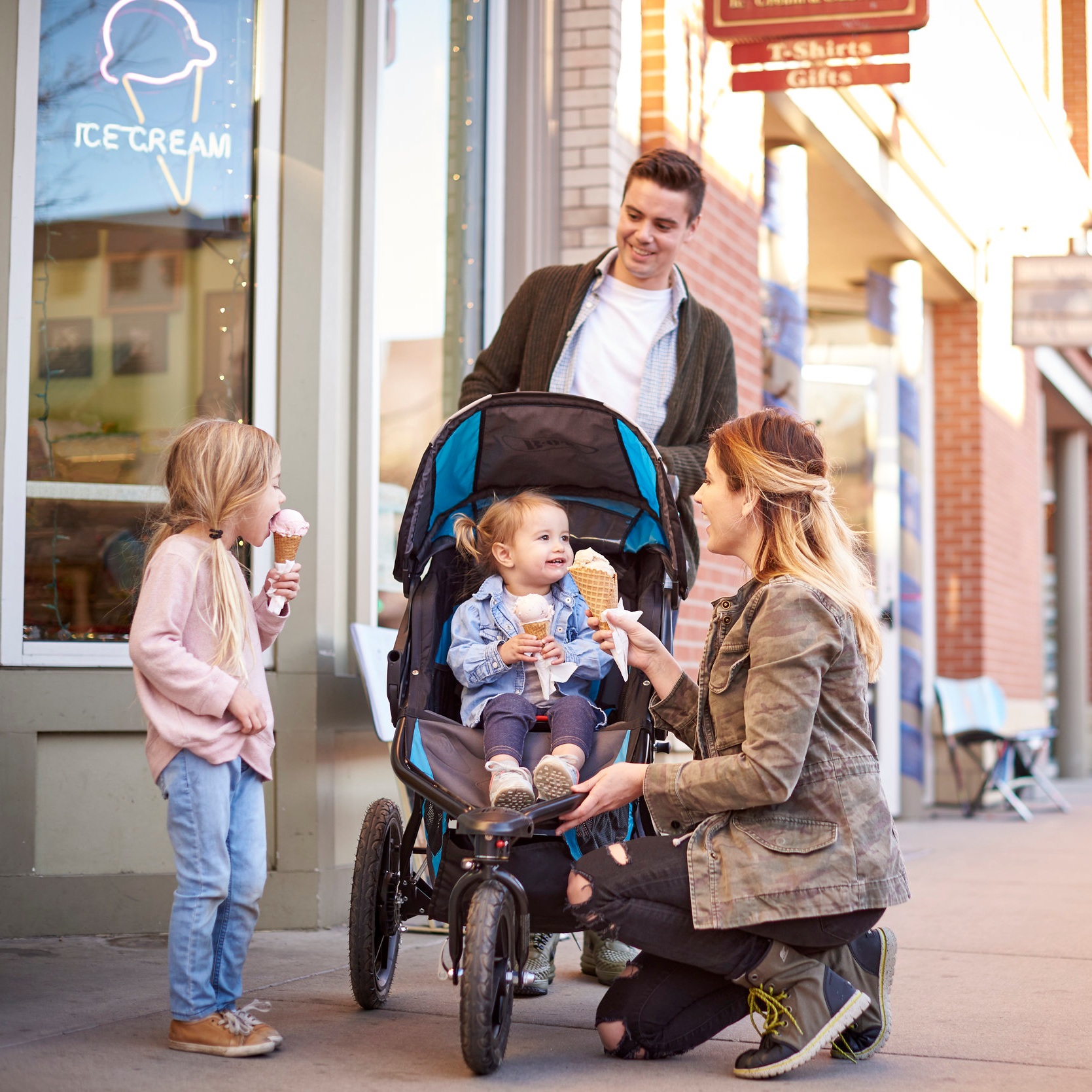 Toys “R” Us Canada Names BOB Gear Revolution SE ‘Best New Baby Item’ for 2012
