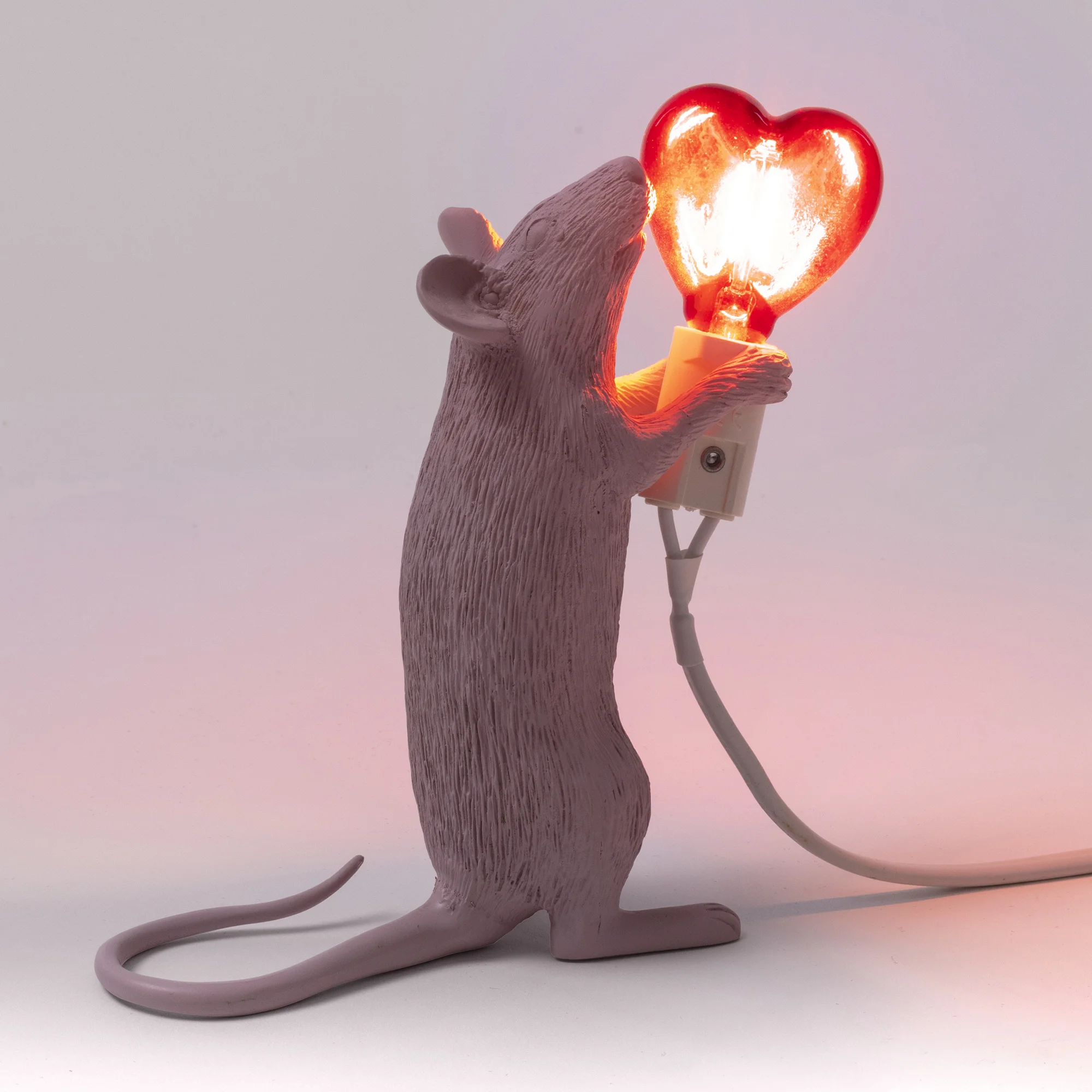 MouseInLoveLamp_008.jpg