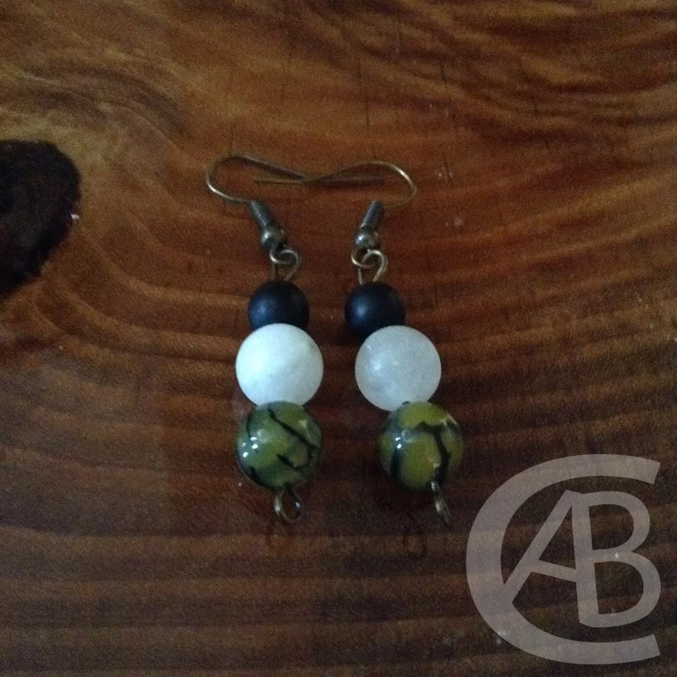 Green Crackle Earrings 012.jpg