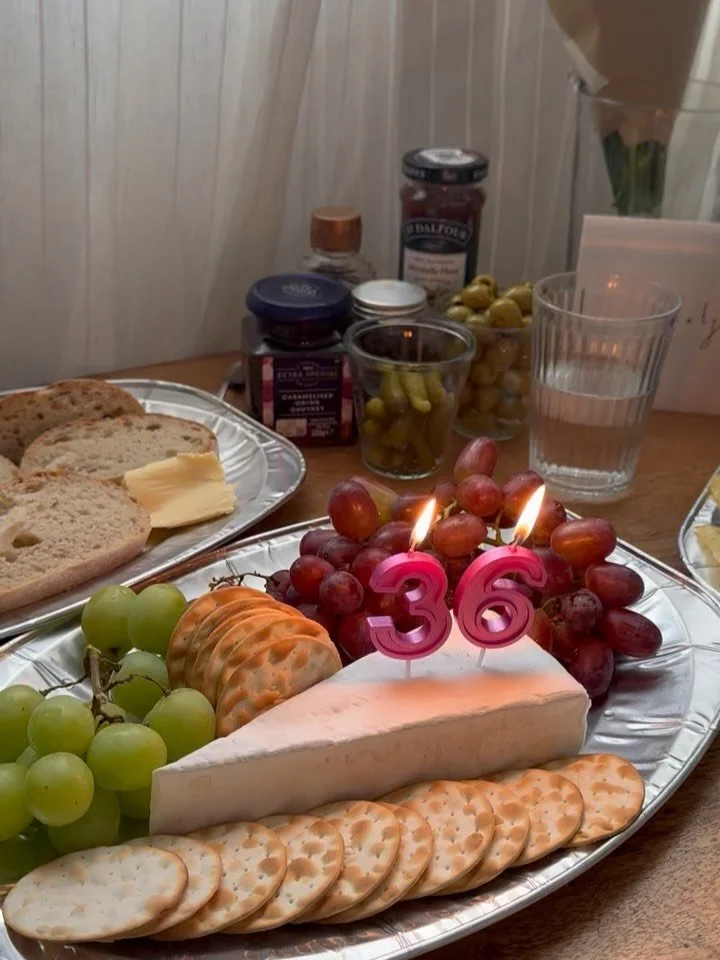 I &hearts;️ March, my birthday month 🥹☘️🪻🌻🌷
.
Shoutout to beautiful @voteforpatmore &amp; @josiebulmer for my Brie birthday cake of dreams, why have cake when you can have CHEESE 🧀