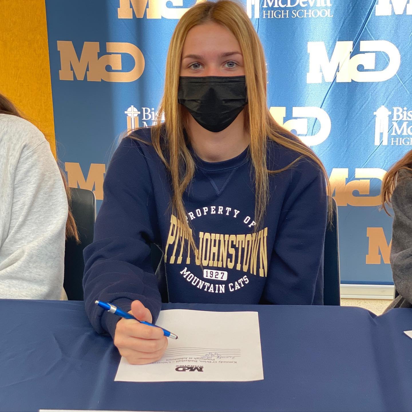 kennedysigning.jpeg