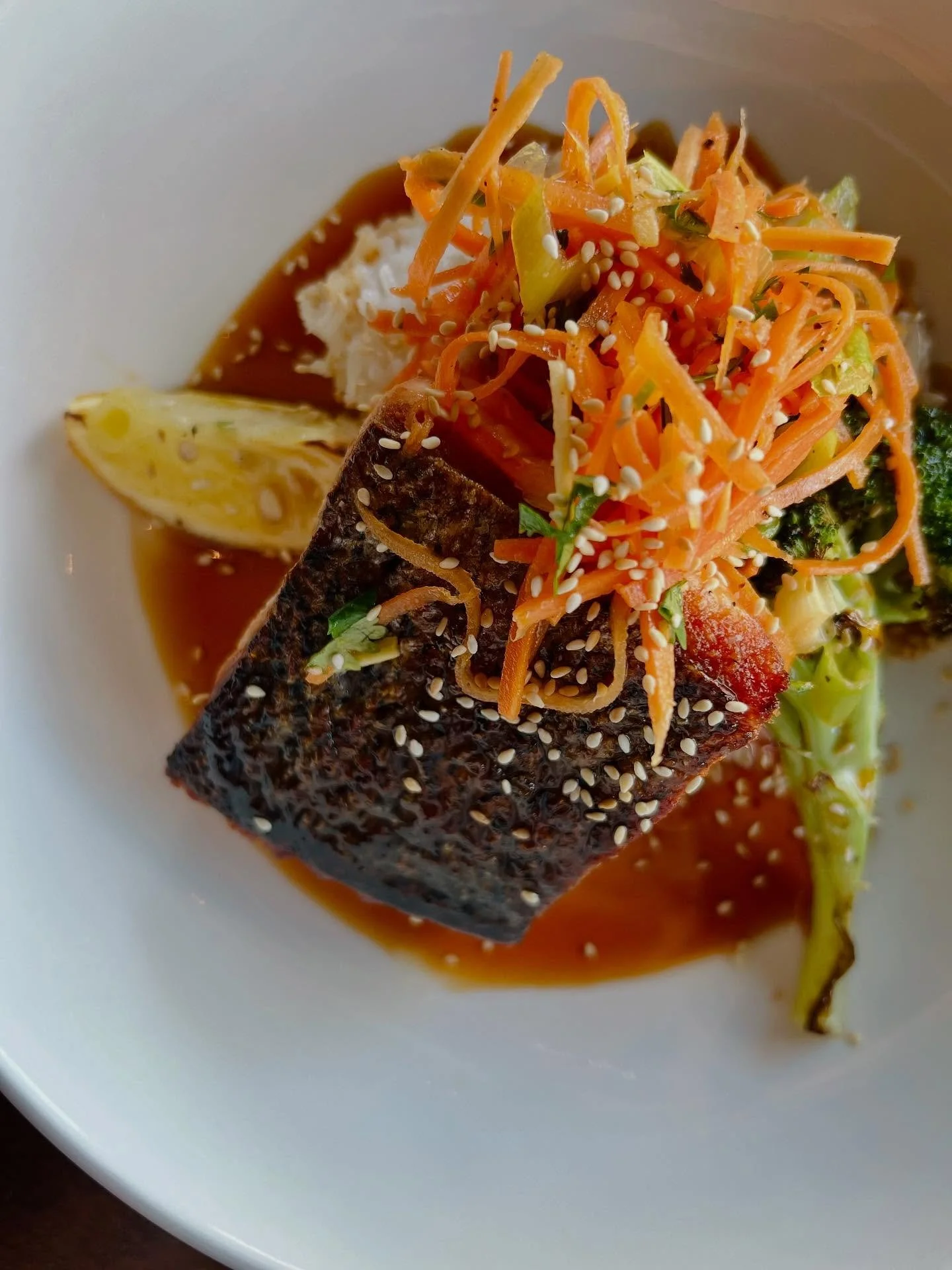 Teriyaki glazed Salmon Bowl

#salmonlovers 
#foodsmithpub 
#twincitieseats 
#stpauleats 
#mplsfoodie 
#eatlocalmn 
#minnesotafoodiegirl