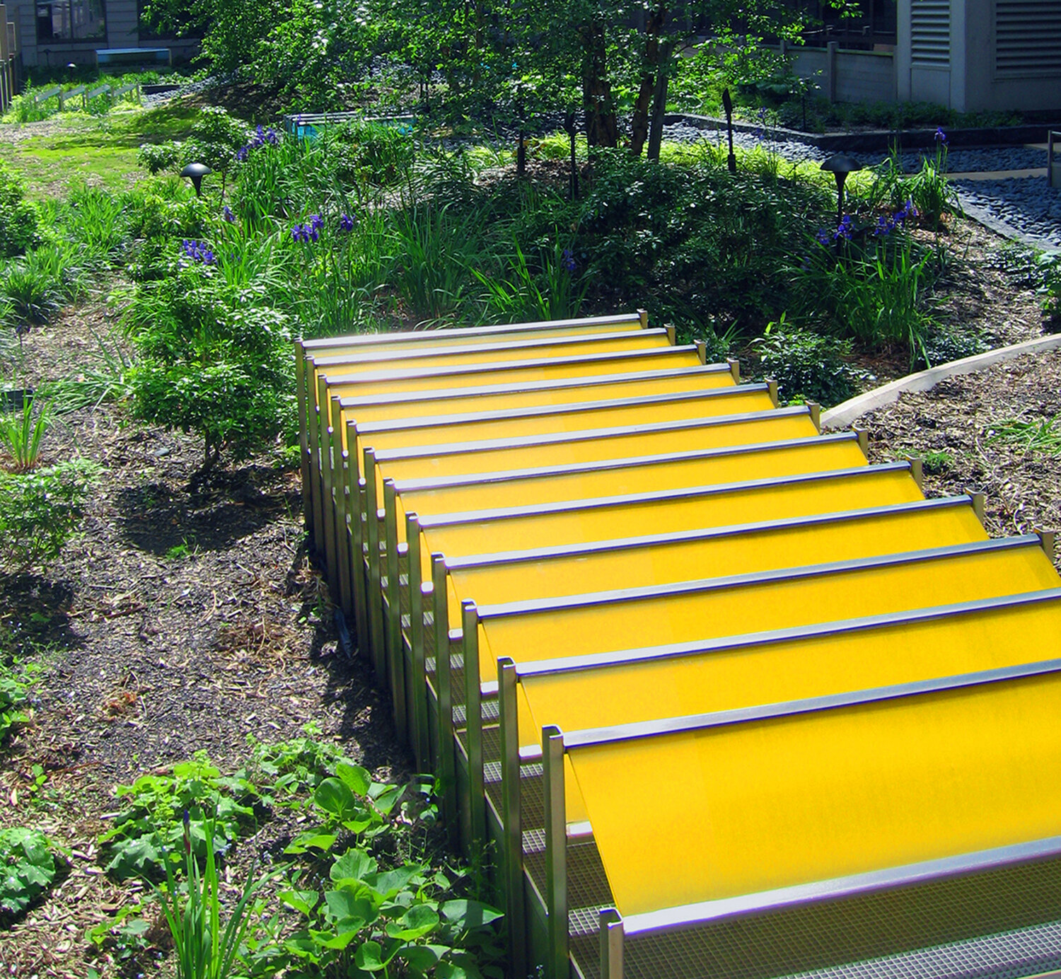 Morton Square Garden Daytime yellow sculpture_hires copyab.jpg