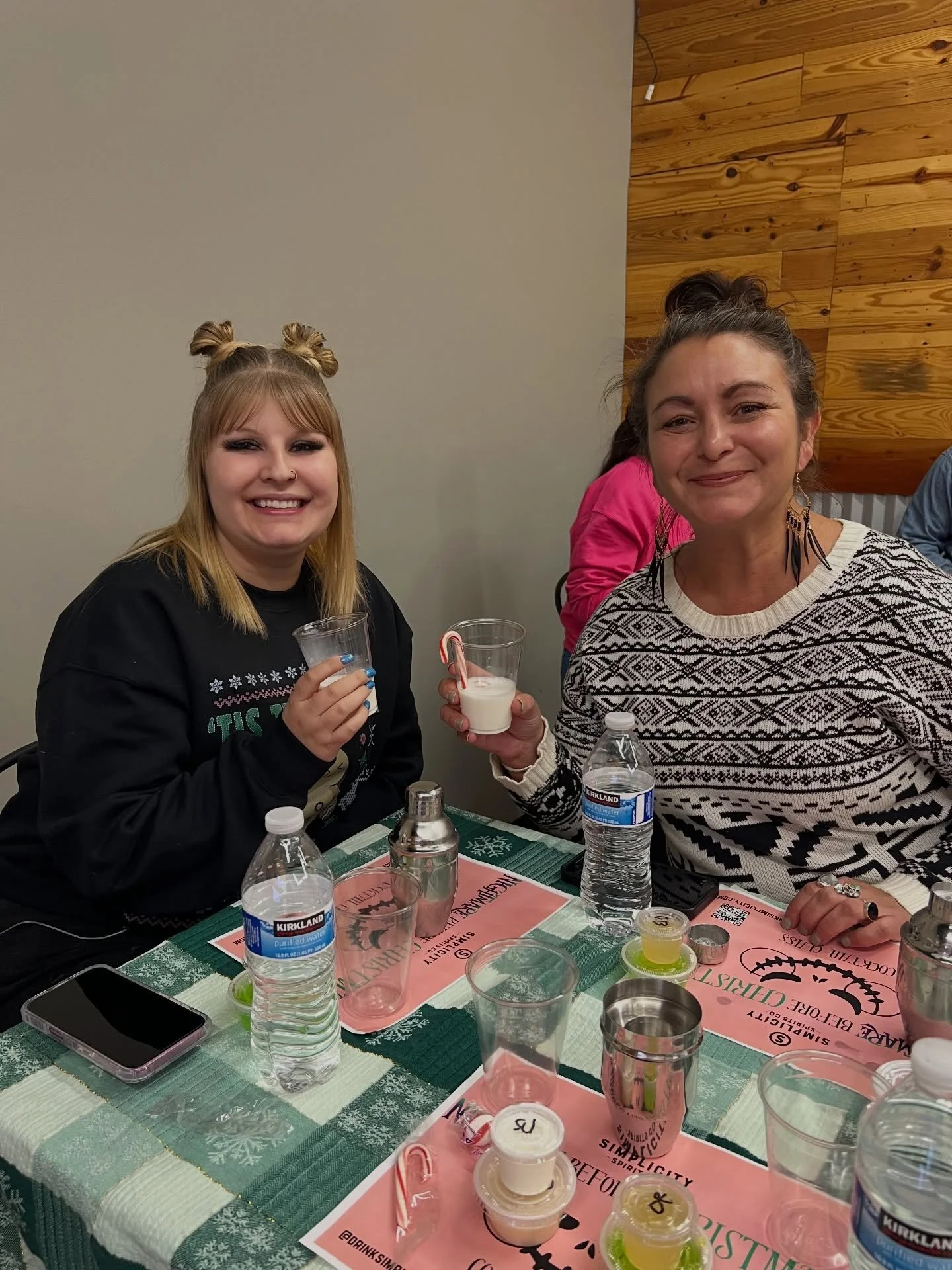 Tis the season to be making cocktails with friends and family ❤️💚