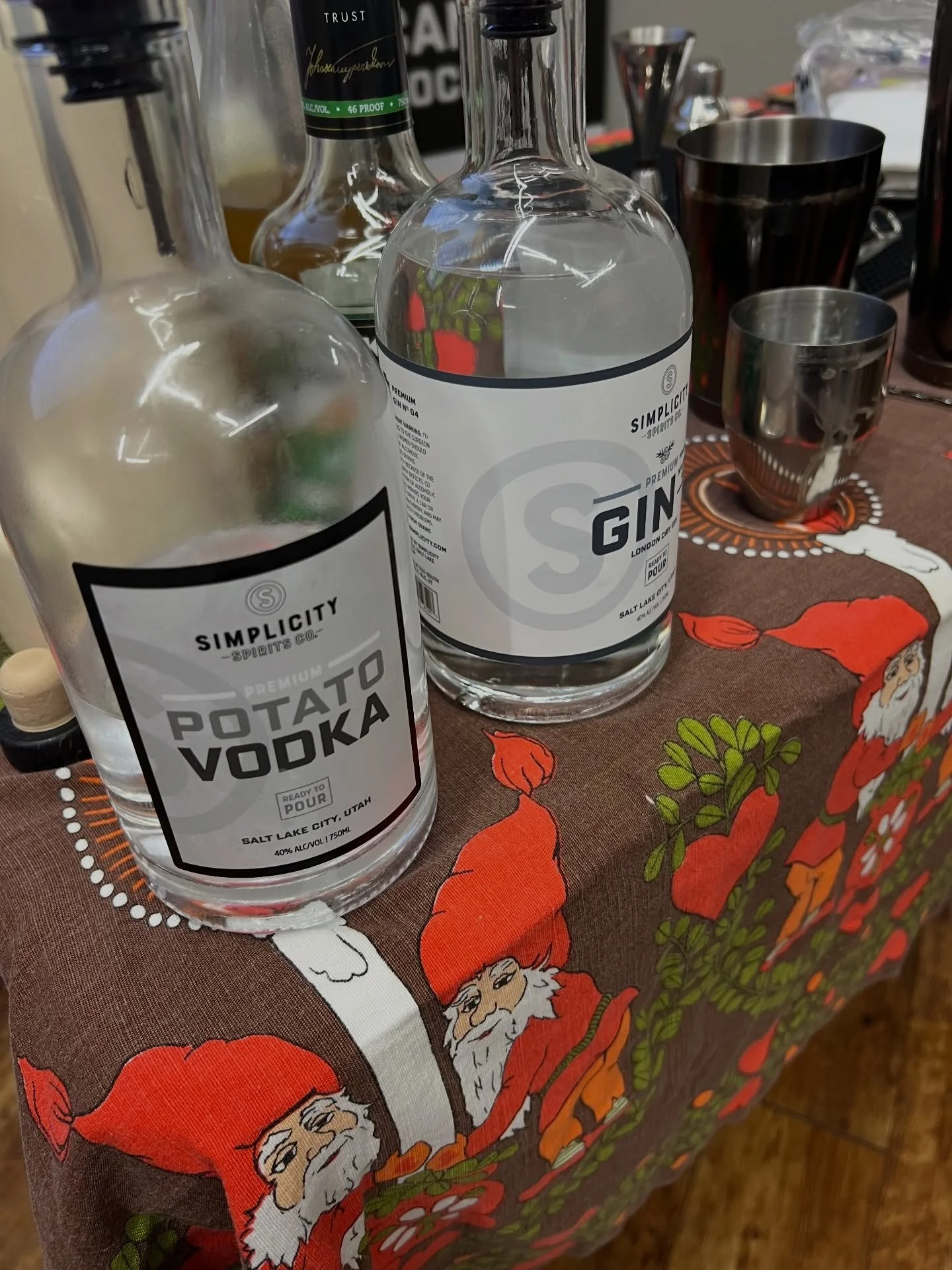 Always game for holiday cocktails 🍾