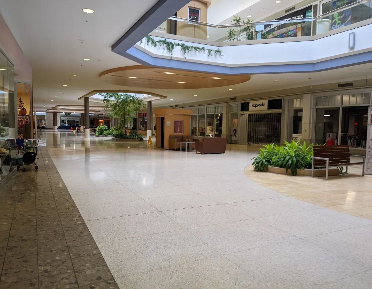 The Chesterfield Mall is an interesting experience to say the least. With almost all of the stores closed it's a fairly barren place. The bright spot is definitely the vintage stock which is closed off to the rest of the mall. I would say the mall is