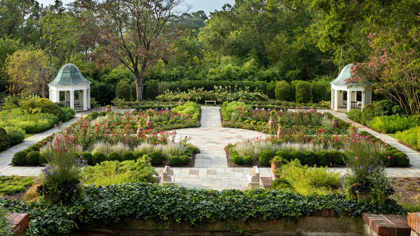 the-rappahannock-river-company__virginia-alexandria__homes__the-river-view-estate__garden.jpeg