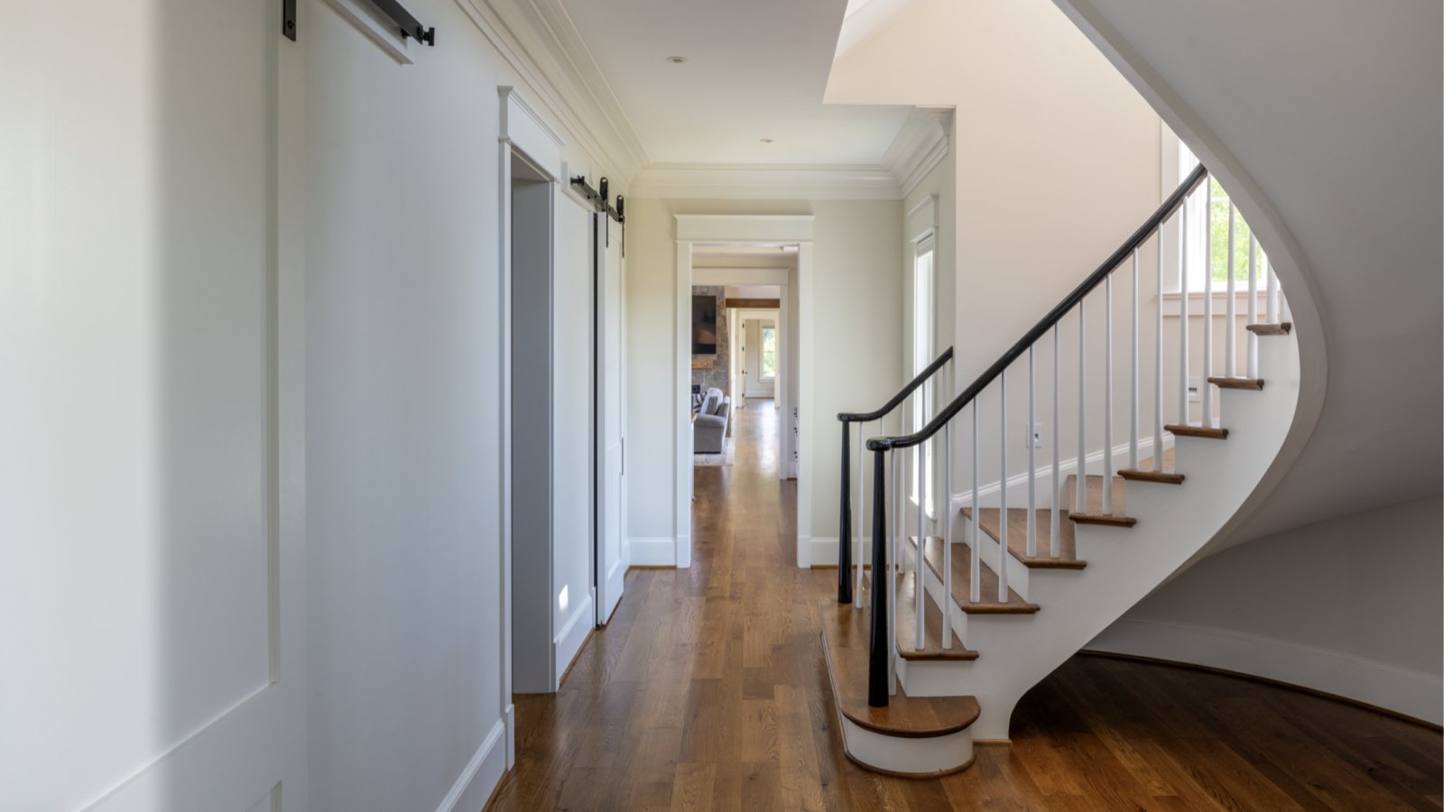 ‎the-rappahannock-river-company__maryland-west-friendship__homes__silo-modern-barnhouse__hallway.jpeg