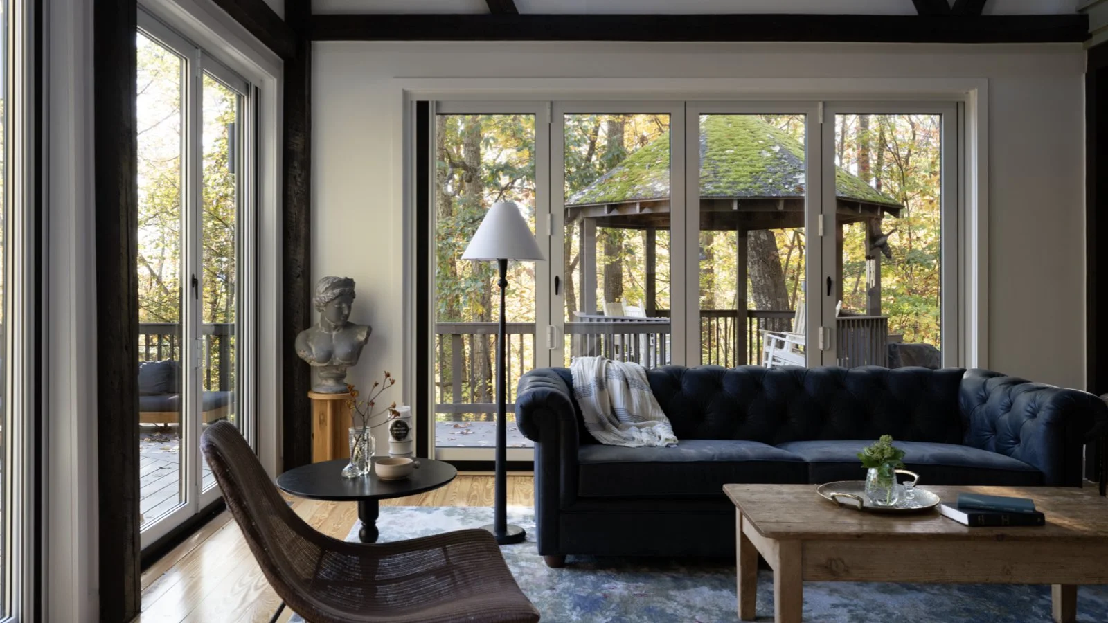 the-rappahannock-river-company__virginia-marshall__homes__marshall-barn__living-room.jpeg