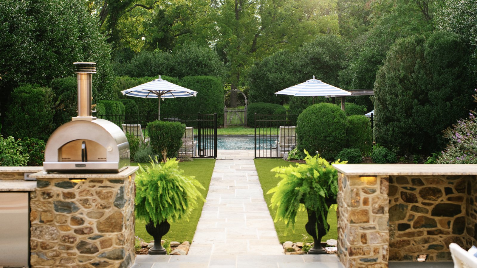 the-rappahannock-river-company__virginia-bluemont__homes__chance-farm__pool-entrance.jpeg