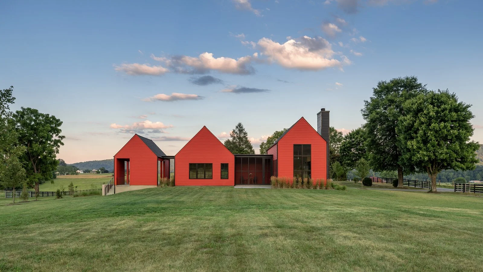 the-rappahannock-river-company__virginia-madison__homes__etlan-farmhouse__backyard.jpeg
