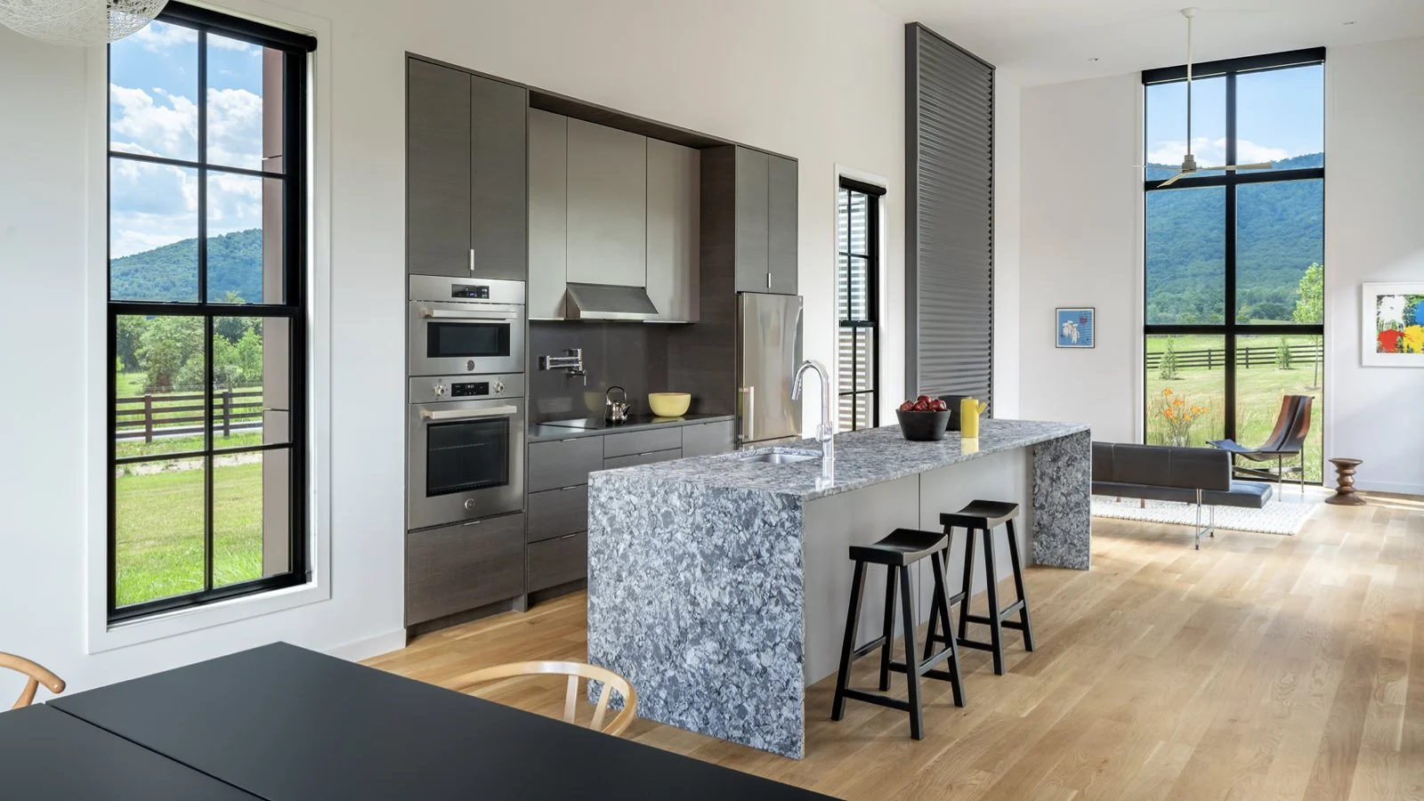 the-rappahannock-river-company__virginia-madison__homes__etlan-farmhouse__kitchen.jpeg