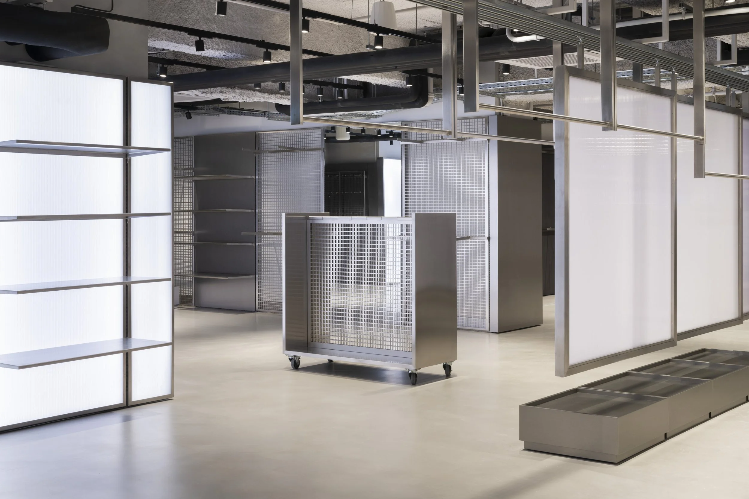 F3 Architects_Bernabéu Offical Shop 041.jpg