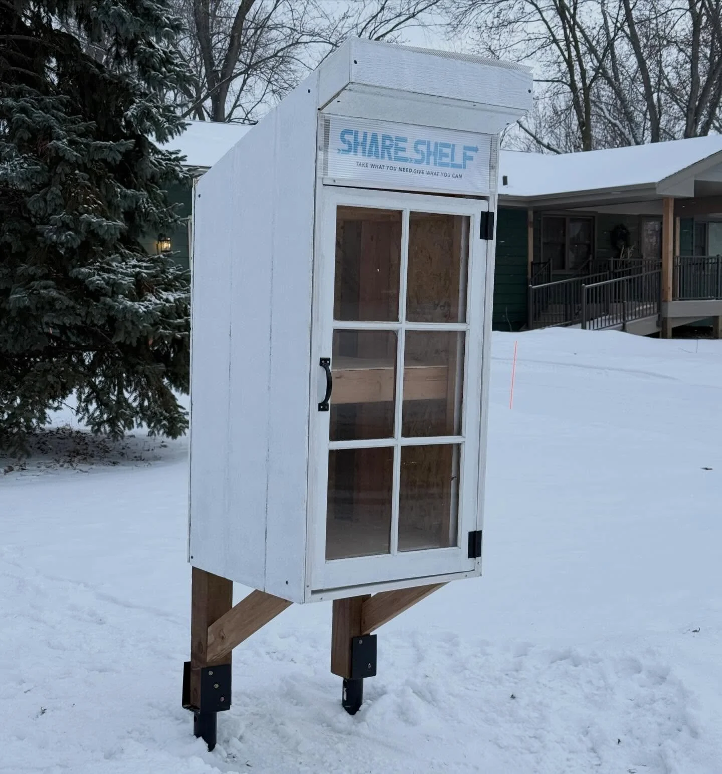 The Share Shelf is up and ready to provide space for neighbors to swap whatever items they see fit!

#shareshelf #communityresilience #swap