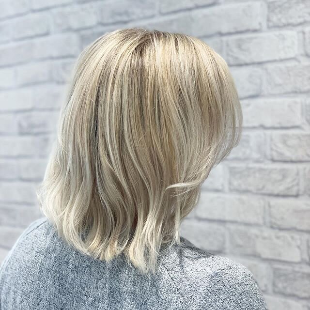 Beautiful blonde babe. Ready for anything 👌🏾🧚🏼&zwj;♂️. #blondehair #behindthechair @bronwyn.chance
