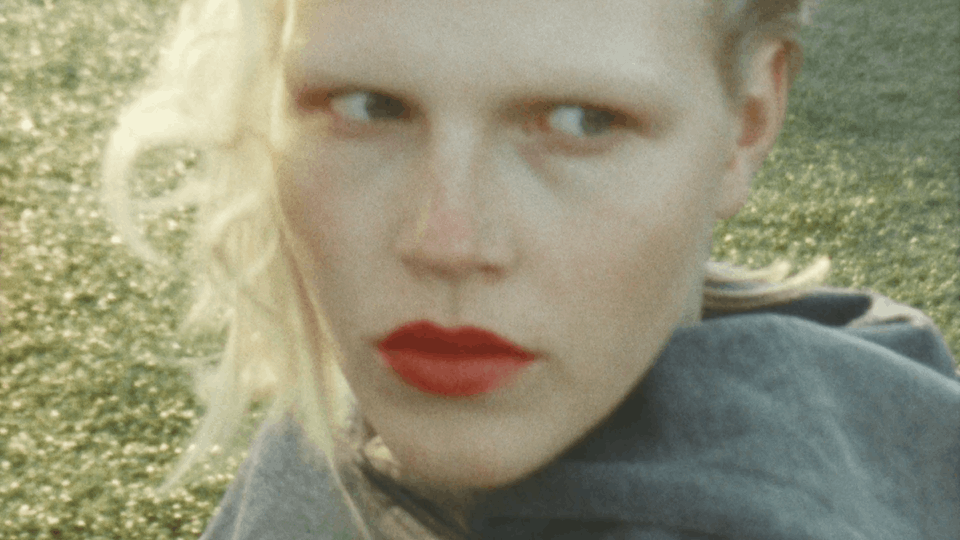ACNE_F04_00000000.gif